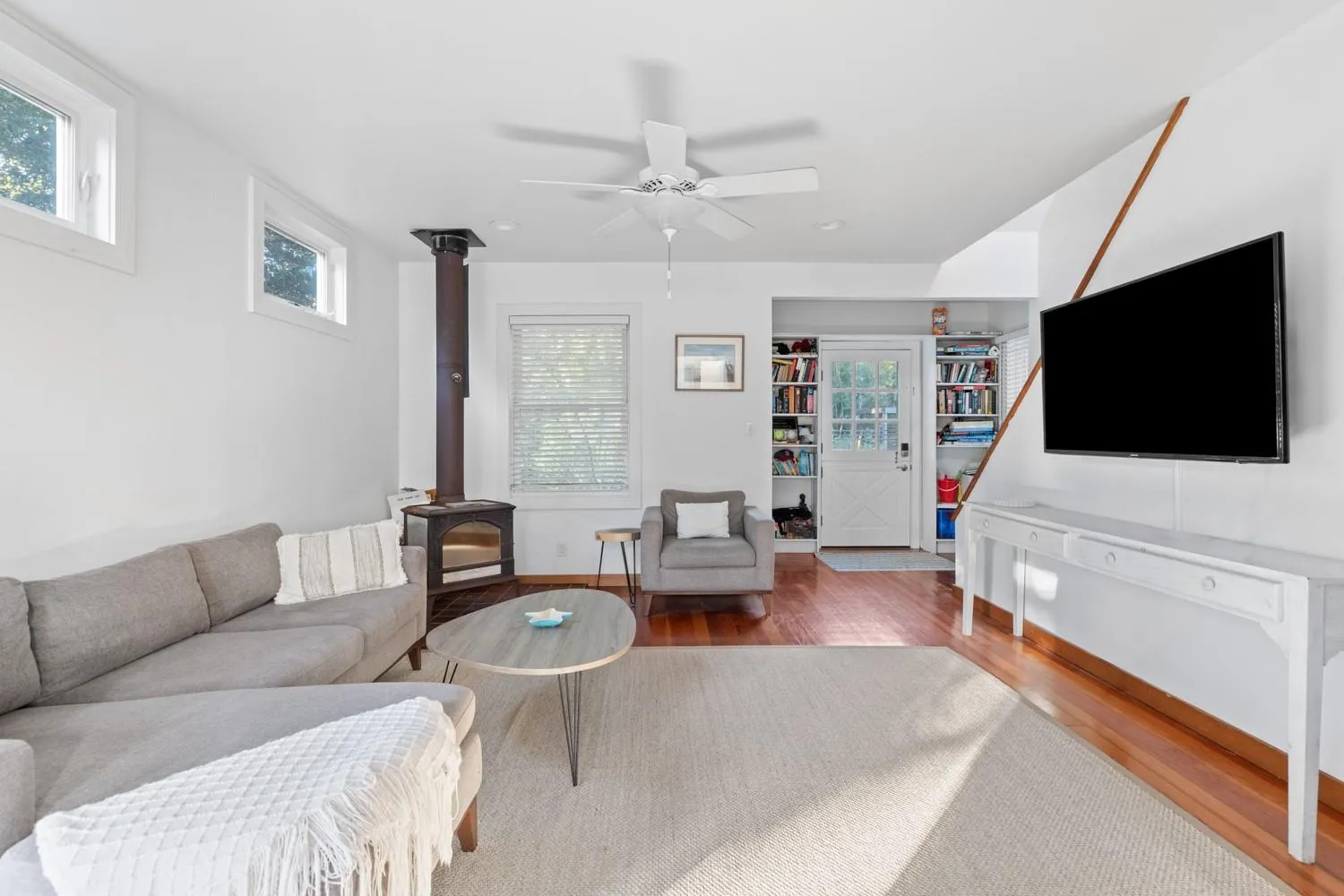 38 Homesite Avenue, Islip, NY, 4 Bedrooms Bedrooms, 6 Rooms Rooms,1 BathroomBathrooms,Residential Lease,For Rent,Homesite,0,L3534580 38 Homesite Avenue, Islip, NY, 4 Bedrooms Bedrooms, 6 Rooms Rooms,1 BathroomBathrooms,Residential Lease,For Rent,Homesite,0,L3534580
