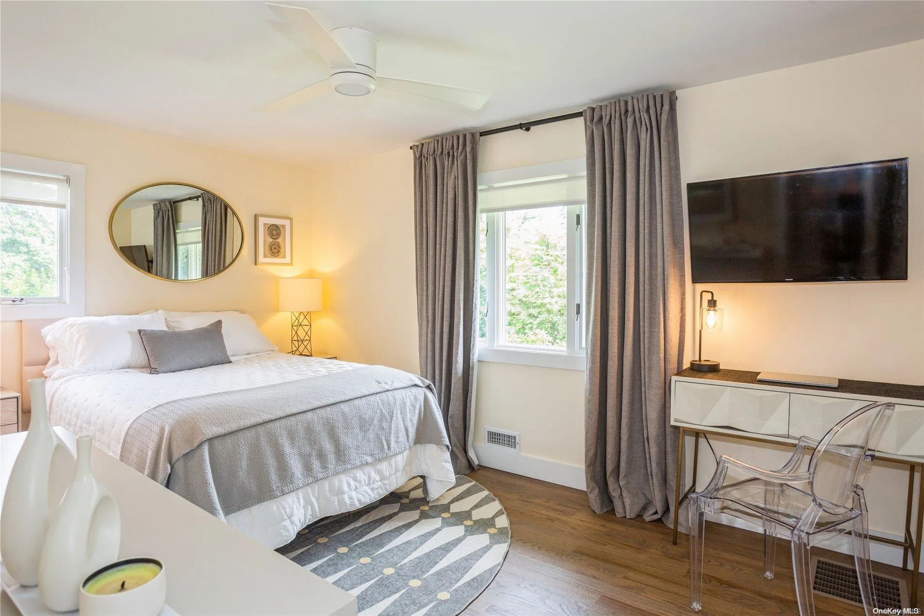 Guest bedroom Guest bedroom