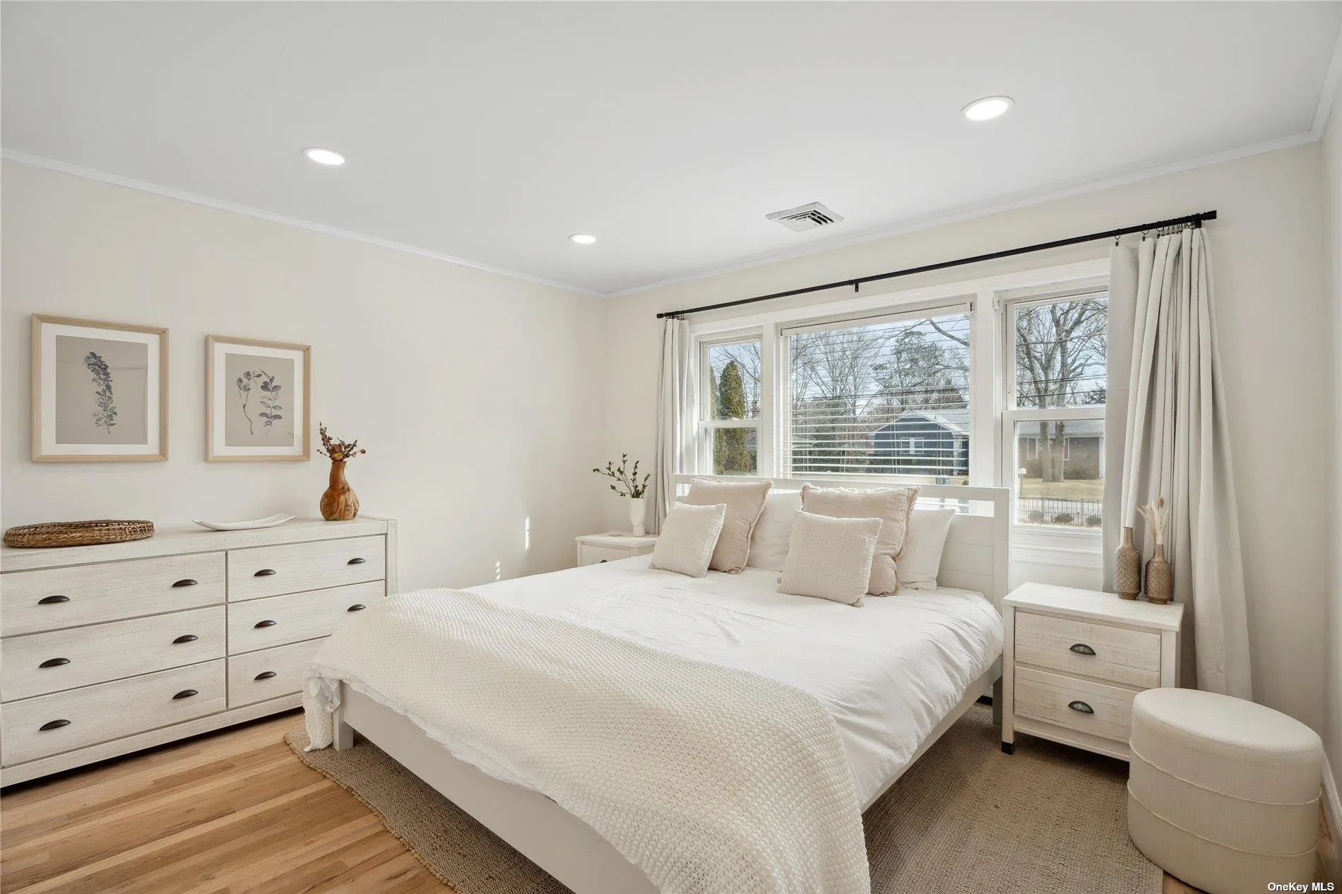 28 Argonne West Road, Southampton, NY, 3 Bedrooms Bedrooms, 7 Rooms Rooms,2 BathroomsBathrooms,Residential Lease,For Rent,Argonne West,0,L3535604 28 Argonne West Road, Southampton, NY, 3 Bedrooms Bedrooms, 7 Rooms Rooms,2 BathroomsBathrooms,Residential Lease,For Rent,Argonne West,0,L3535604