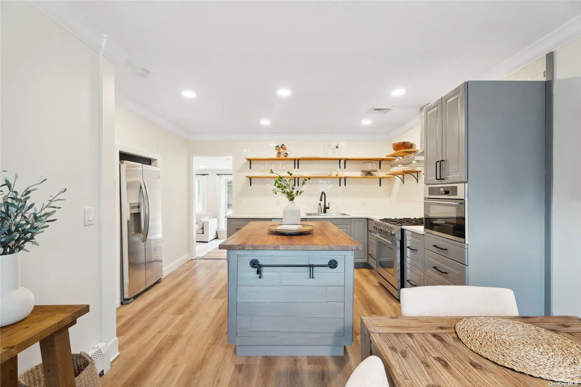 28 Argonne West Road, Southampton, NY, 3 Bedrooms Bedrooms, 7 Rooms Rooms,2 BathroomsBathrooms,Residential Lease,For Rent,Argonne West,0,L3535604 28 Argonne West Road, Southampton, NY, 3 Bedrooms Bedrooms, 7 Rooms Rooms,2 BathroomsBathrooms,Residential Lease,For Rent,Argonne West,0,L3535604