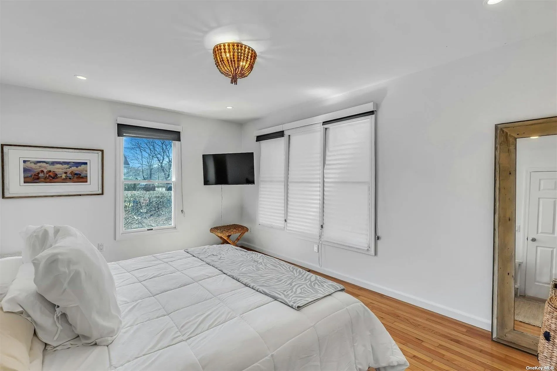 6 Nidzyn Avenue, Southampton, NY, 3 Bedrooms Bedrooms, 12 Rooms Rooms,3 BathroomsBathrooms,Residential Lease,For Rent,Nidzyn,0,L3541091 6 Nidzyn Avenue, Southampton, NY, 3 Bedrooms Bedrooms, 12 Rooms Rooms,3 BathroomsBathrooms,Residential Lease,For Rent,Nidzyn,0,L3541091