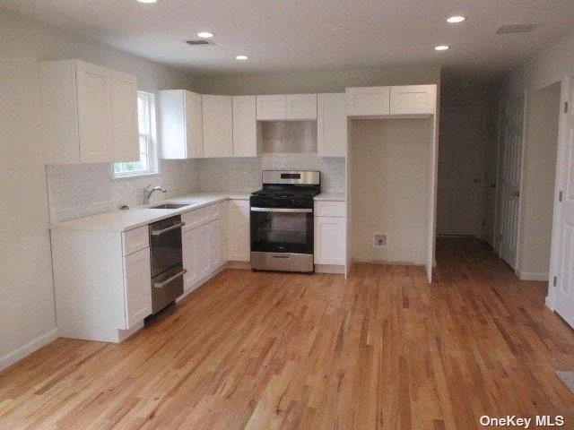 427 Macdonald Avenue, Brookhaven, NY, 4 Bedrooms Bedrooms, 9 Rooms Rooms,2 BathroomsBathrooms,Residential,For Rent,Macdonald,0,L3545690 427 Macdonald Avenue, Brookhaven, NY, 4 Bedrooms Bedrooms, 9 Rooms Rooms,2 BathroomsBathrooms,Residential,For Rent,Macdonald,0,L3545690