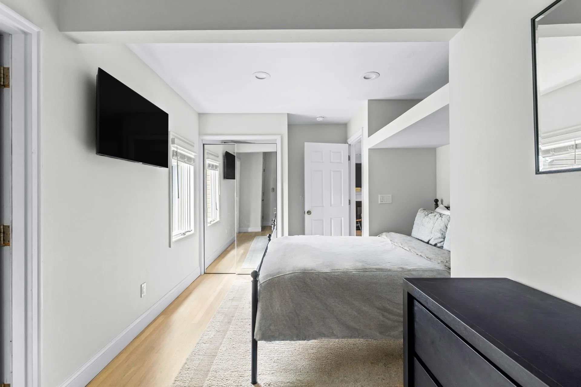 6 West End Avenue, Southampton, NY, 2 Bedrooms Bedrooms, 8 Rooms Rooms,1 BathroomBathrooms,Residential Lease,For Rent,West End,0,L3546142 6 West End Avenue, Southampton, NY, 2 Bedrooms Bedrooms, 8 Rooms Rooms,1 BathroomBathrooms,Residential Lease,For Rent,West End,0,L3546142