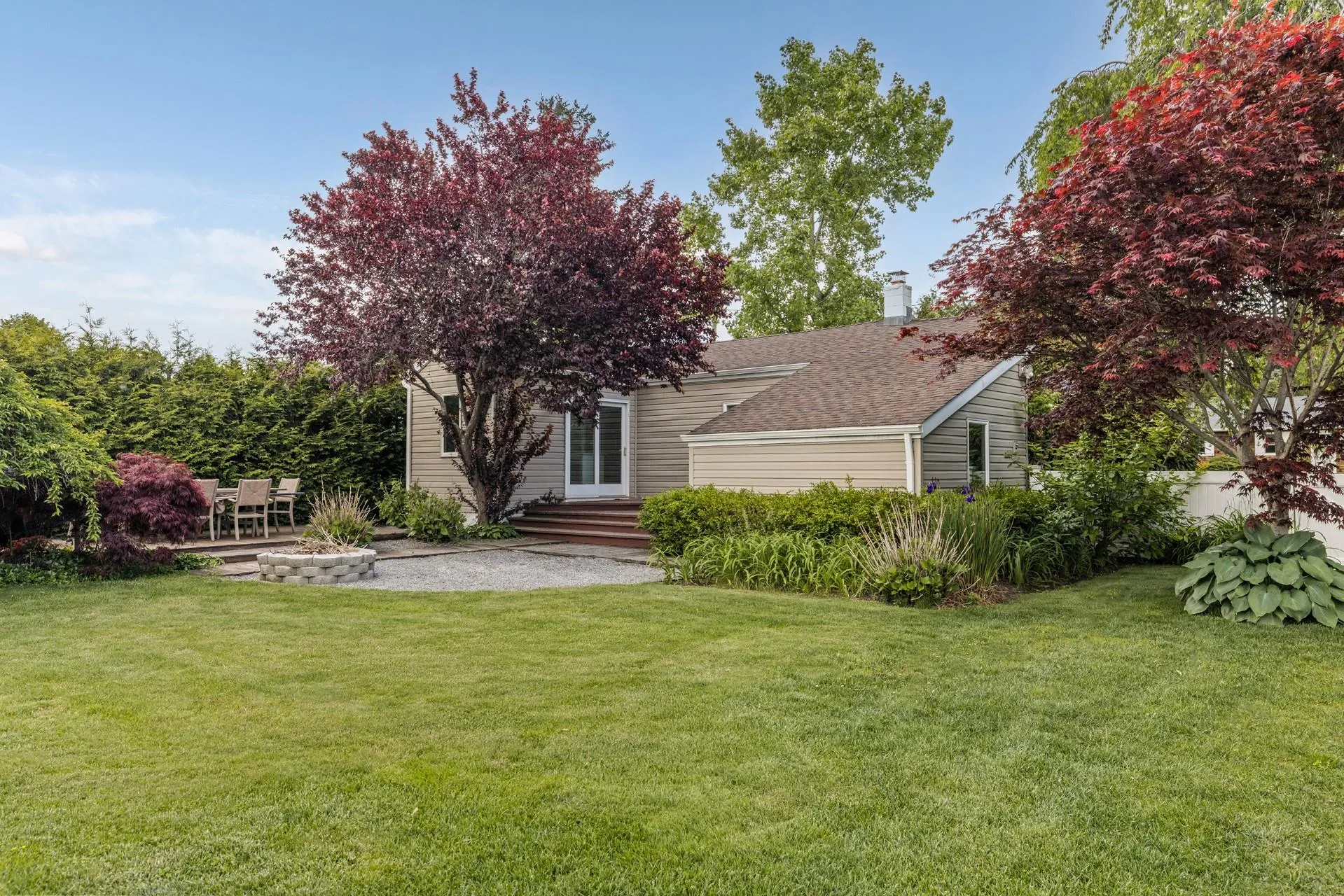 6 West End Avenue, Southampton, NY, 2 Bedrooms Bedrooms, 8 Rooms Rooms,1 BathroomBathrooms,Residential Lease,For Rent,West End,0,L3546142 6 West End Avenue, Southampton, NY, 2 Bedrooms Bedrooms, 8 Rooms Rooms,1 BathroomBathrooms,Residential Lease,For Rent,West End,0,L3546142