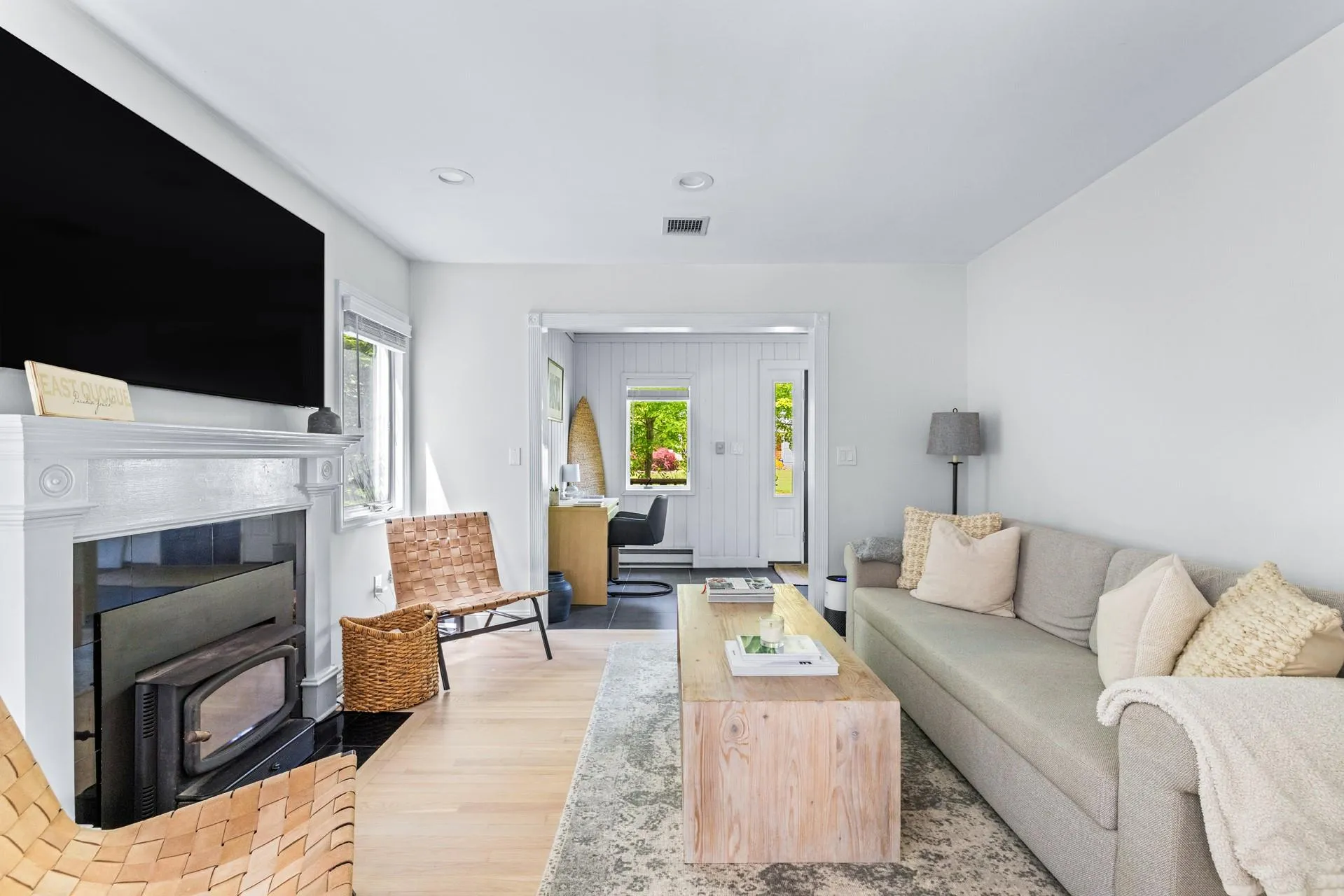 6 West End Avenue, Southampton, NY, 2 Bedrooms Bedrooms, 8 Rooms Rooms,1 BathroomBathrooms,Residential Lease,For Rent,West End,0,L3546142 6 West End Avenue, Southampton, NY, 2 Bedrooms Bedrooms, 8 Rooms Rooms,1 BathroomBathrooms,Residential Lease,For Rent,West End,0,L3546142