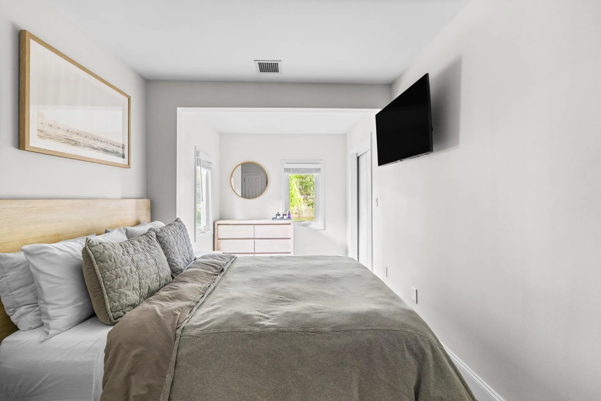 6 West End Avenue, Southampton, NY, 2 Bedrooms Bedrooms, 8 Rooms Rooms,1 BathroomBathrooms,Residential Lease,For Rent,West End,0,L3546142 6 West End Avenue, Southampton, NY, 2 Bedrooms Bedrooms, 8 Rooms Rooms,1 BathroomBathrooms,Residential Lease,For Rent,West End,0,L3546142