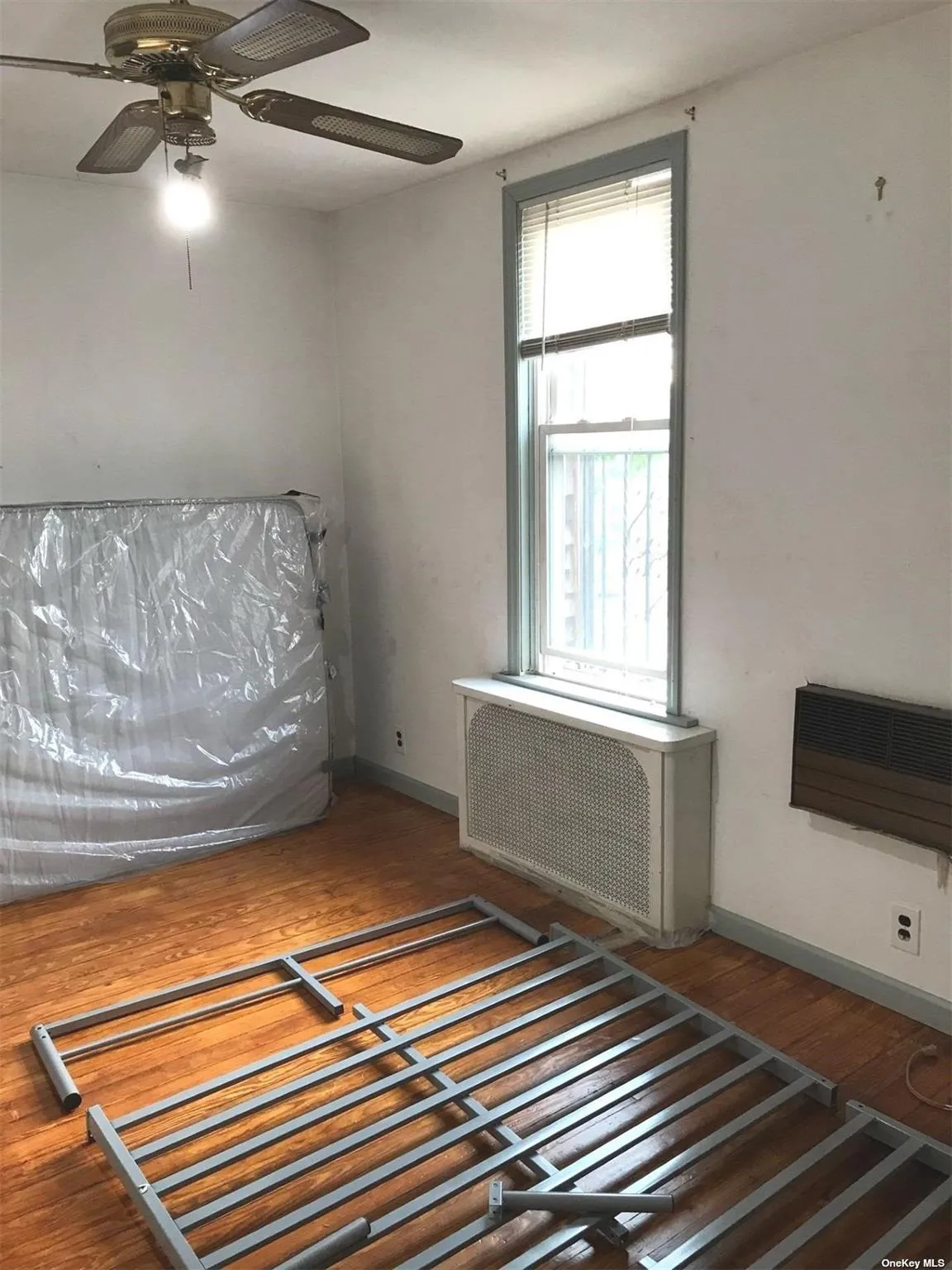 43-20 72nd Street, New York, NY, 3 Bedrooms Bedrooms, 6 Rooms Rooms,1 BathroomBathrooms,Residential,For Rent,72nd,0,L3547102 43-20 72nd Street, New York, NY, 3 Bedrooms Bedrooms, 6 Rooms Rooms,1 BathroomBathrooms,Residential,For Rent,72nd,0,L3547102