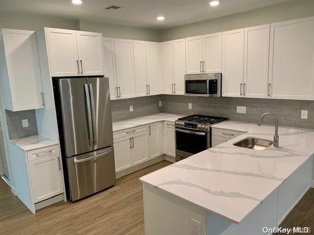 1B Country Club Drive, Brookhaven, NY, 2 Bedrooms Bedrooms, 6 Rooms Rooms,2 BathroomsBathrooms,Residential Lease,Idx,Country Club,0,L3548012 1B Country Club Drive, Brookhaven, NY, 2 Bedrooms Bedrooms, 6 Rooms Rooms,2 BathroomsBathrooms,Residential Lease,Idx,Country Club,0,L3548012