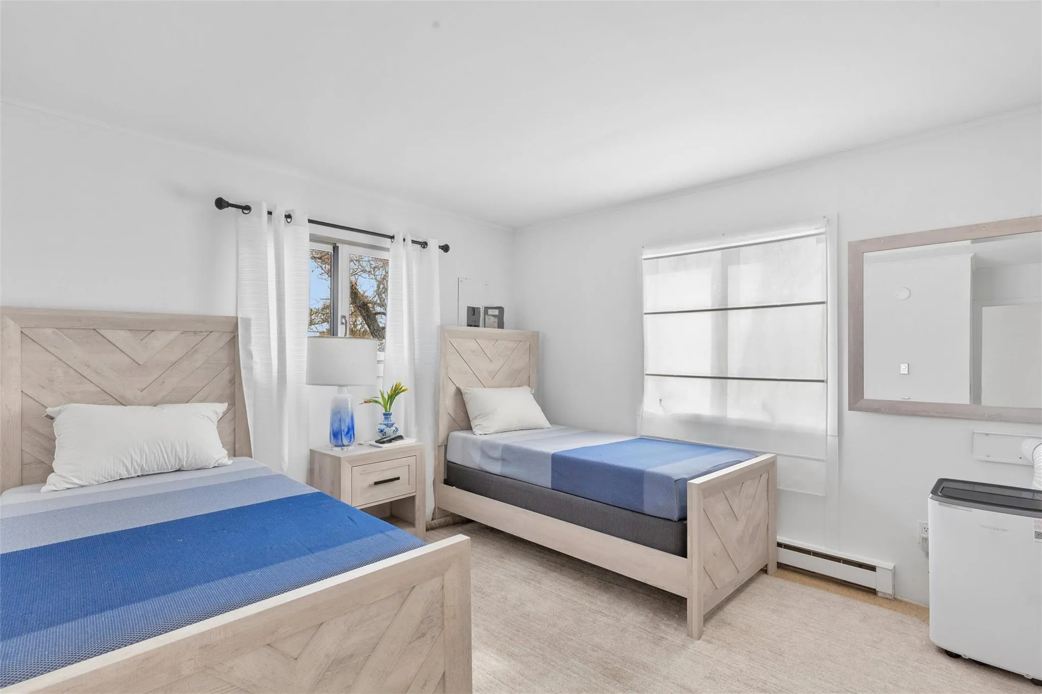 First floor bedroom with ac & twin beds First floor bedroom with ac & twin beds