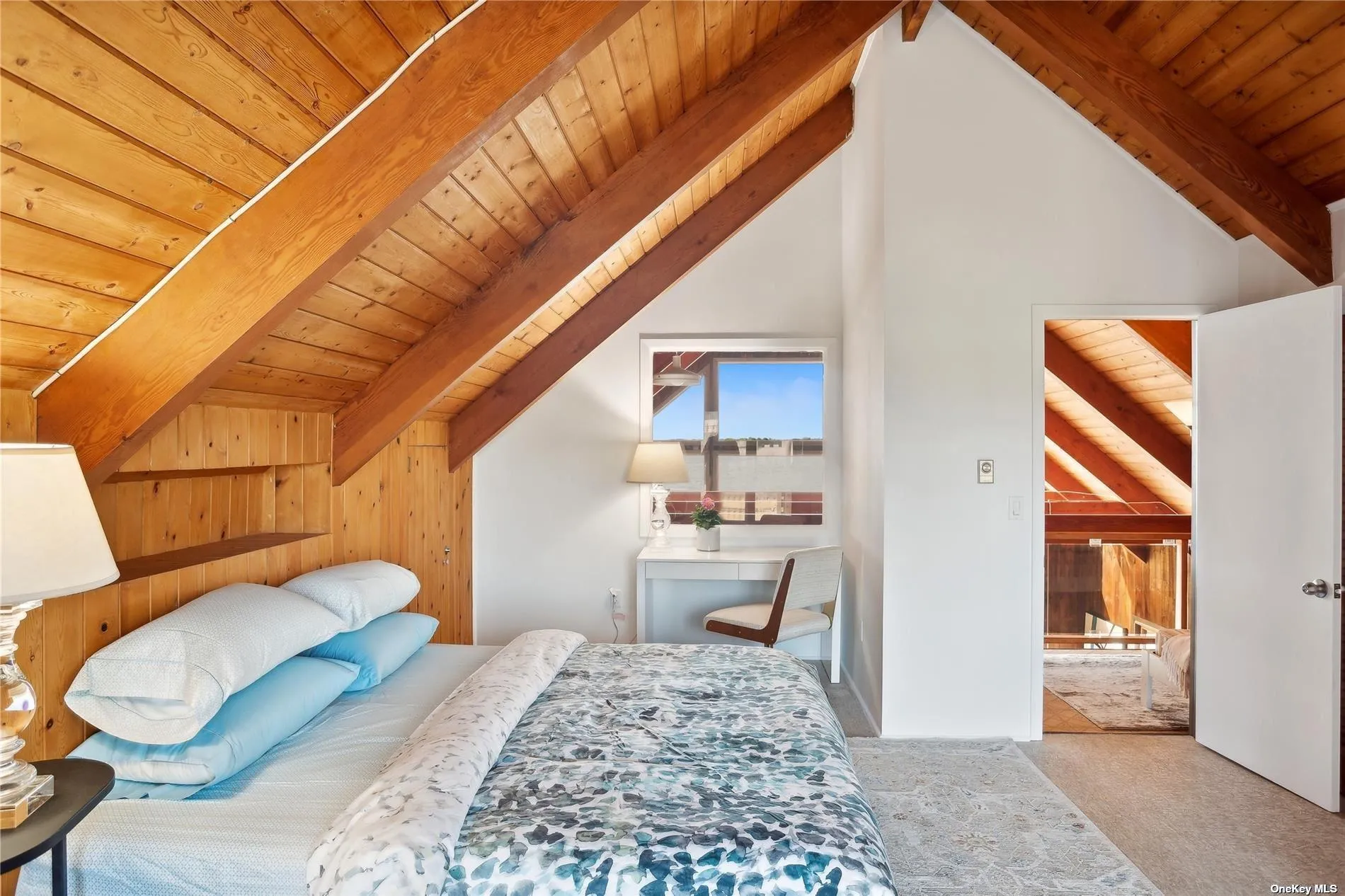 upper level bedroom upper level bedroom