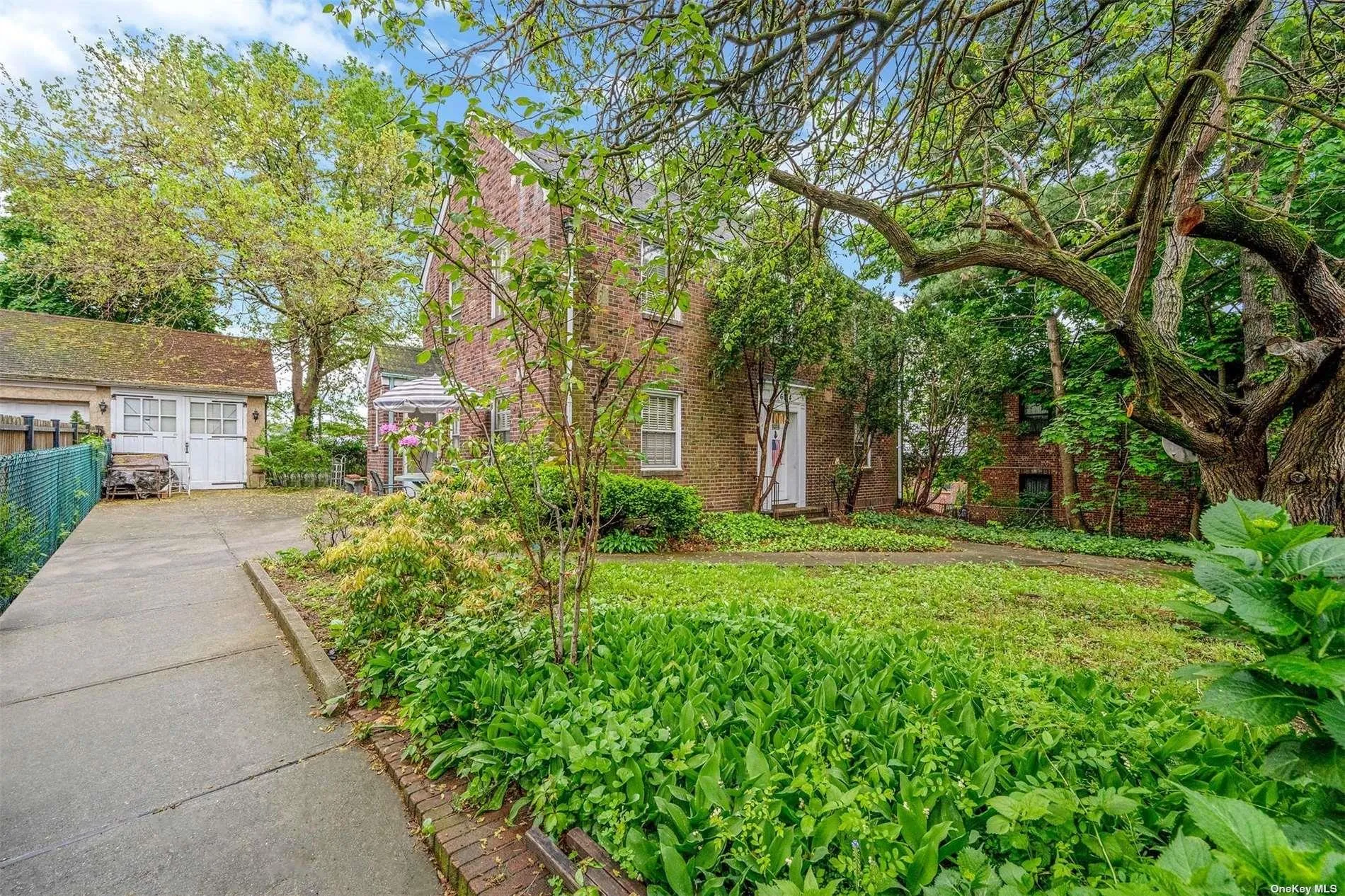 60-14 60th Avenue, New York, NY, 3 Bedrooms Bedrooms, 6 Rooms Rooms,2 BathroomsBathrooms,Residential,For Rent,60th,0,L3551646 60-14 60th Avenue, New York, NY, 3 Bedrooms Bedrooms, 6 Rooms Rooms,2 BathroomsBathrooms,Residential,For Rent,60th,0,L3551646