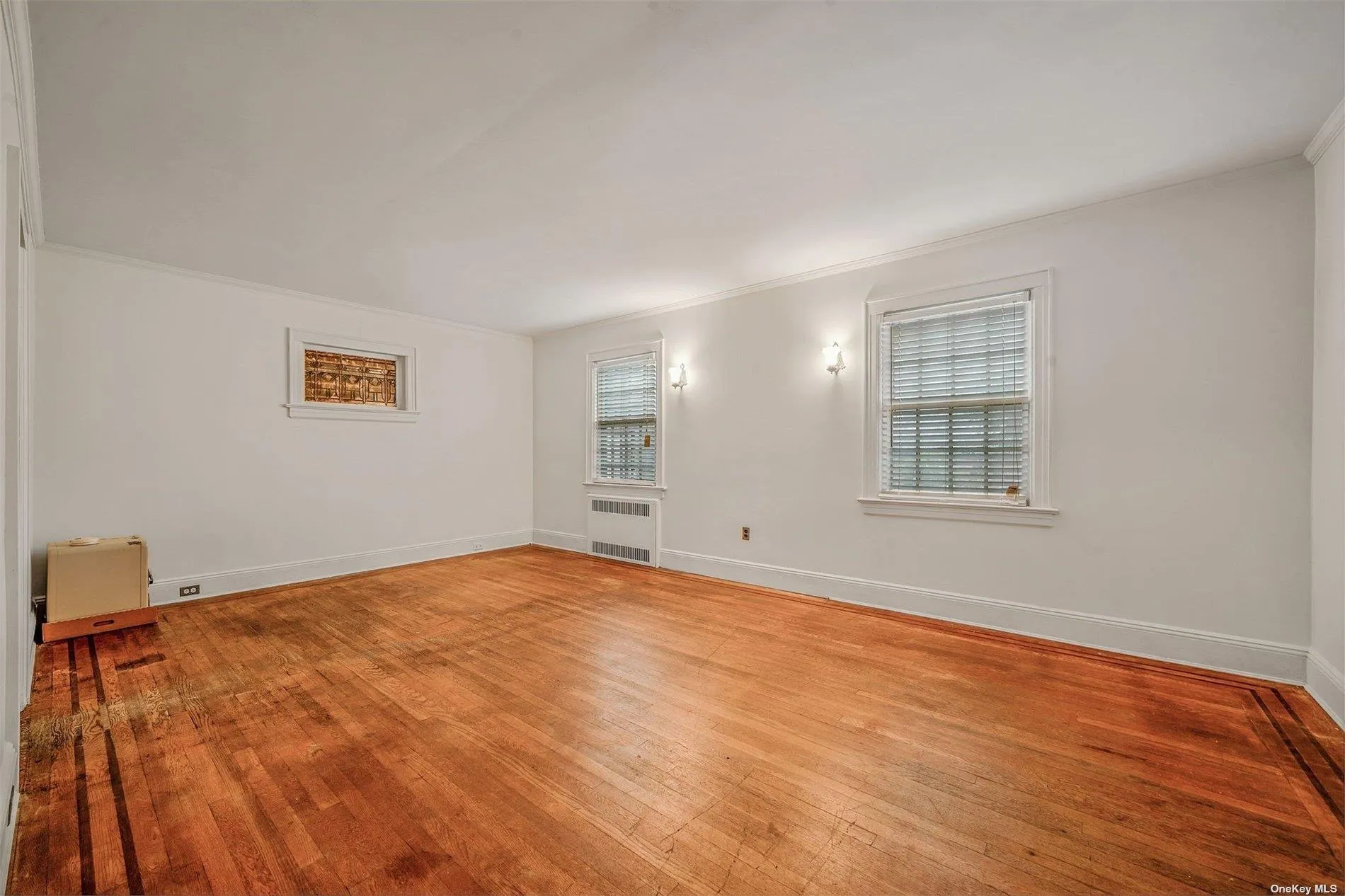 60-14 60th Avenue, New York, NY, 3 Bedrooms Bedrooms, 6 Rooms Rooms,2 BathroomsBathrooms,Residential,For Rent,60th,0,L3551646 60-14 60th Avenue, New York, NY, 3 Bedrooms Bedrooms, 6 Rooms Rooms,2 BathroomsBathrooms,Residential,For Rent,60th,0,L3551646