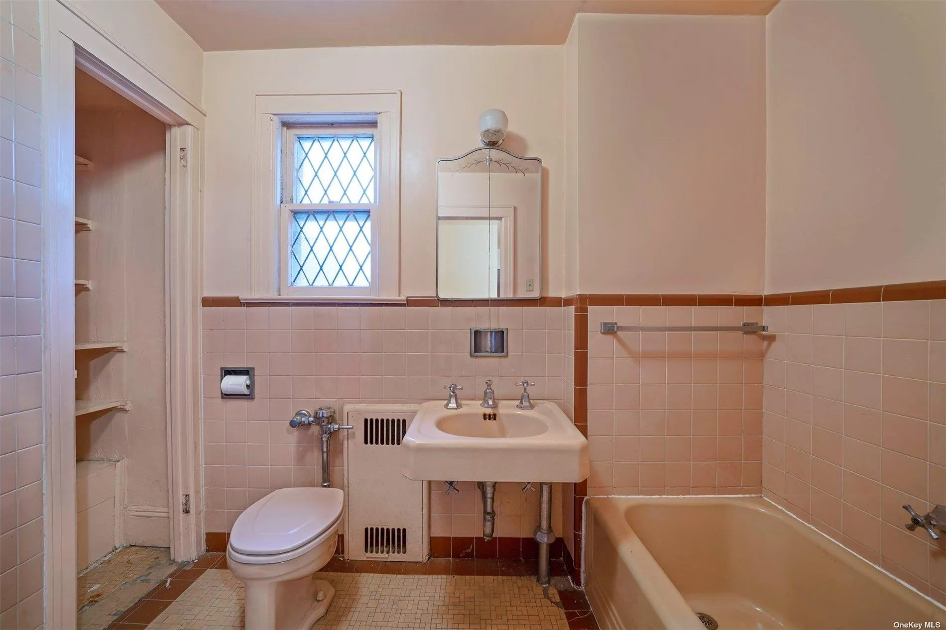 60-14 60th Avenue, New York, NY, 3 Bedrooms Bedrooms, 6 Rooms Rooms,2 BathroomsBathrooms,Residential,For Rent,60th,0,L3551646 60-14 60th Avenue, New York, NY, 3 Bedrooms Bedrooms, 6 Rooms Rooms,2 BathroomsBathrooms,Residential,For Rent,60th,0,L3551646
