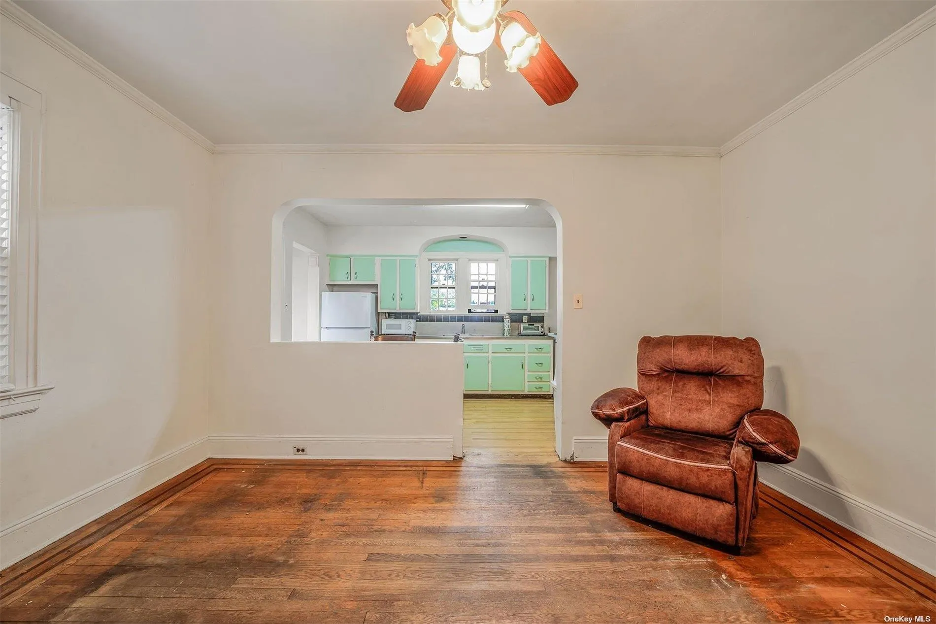 60-14 60th Avenue, New York, NY, 3 Bedrooms Bedrooms, 6 Rooms Rooms,2 BathroomsBathrooms,Residential,For Rent,60th,0,L3551646 60-14 60th Avenue, New York, NY, 3 Bedrooms Bedrooms, 6 Rooms Rooms,2 BathroomsBathrooms,Residential,For Rent,60th,0,L3551646