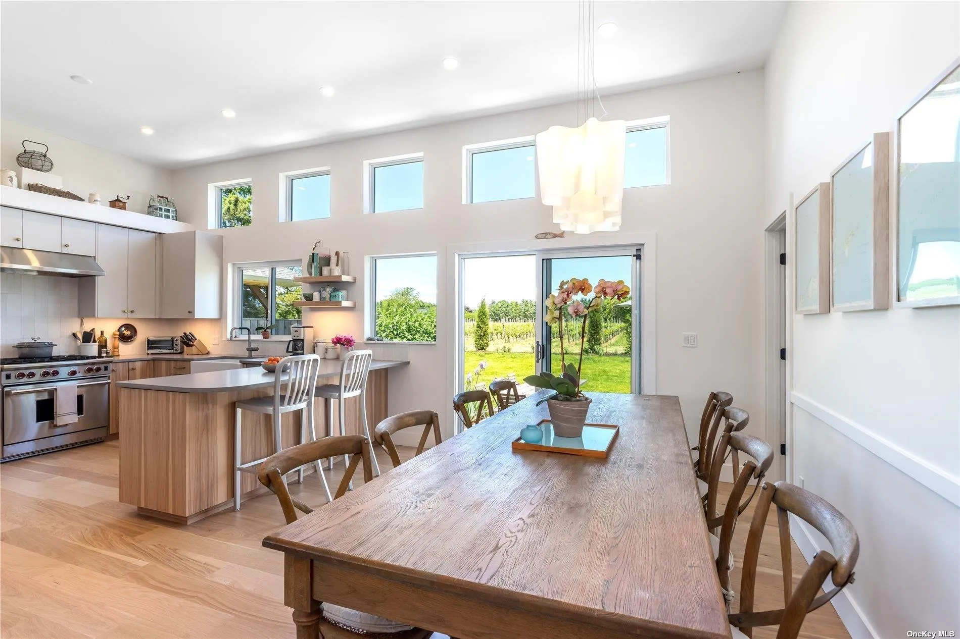 Eat In Kitchen & Dining Area Eat In Kitchen & Dining Area