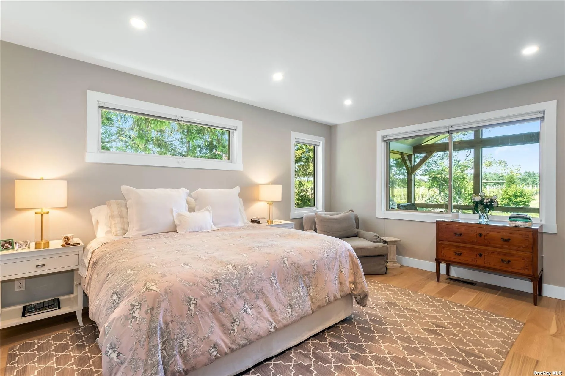 King Primary Suite with Vineyard Views King Primary Suite with Vineyard Views