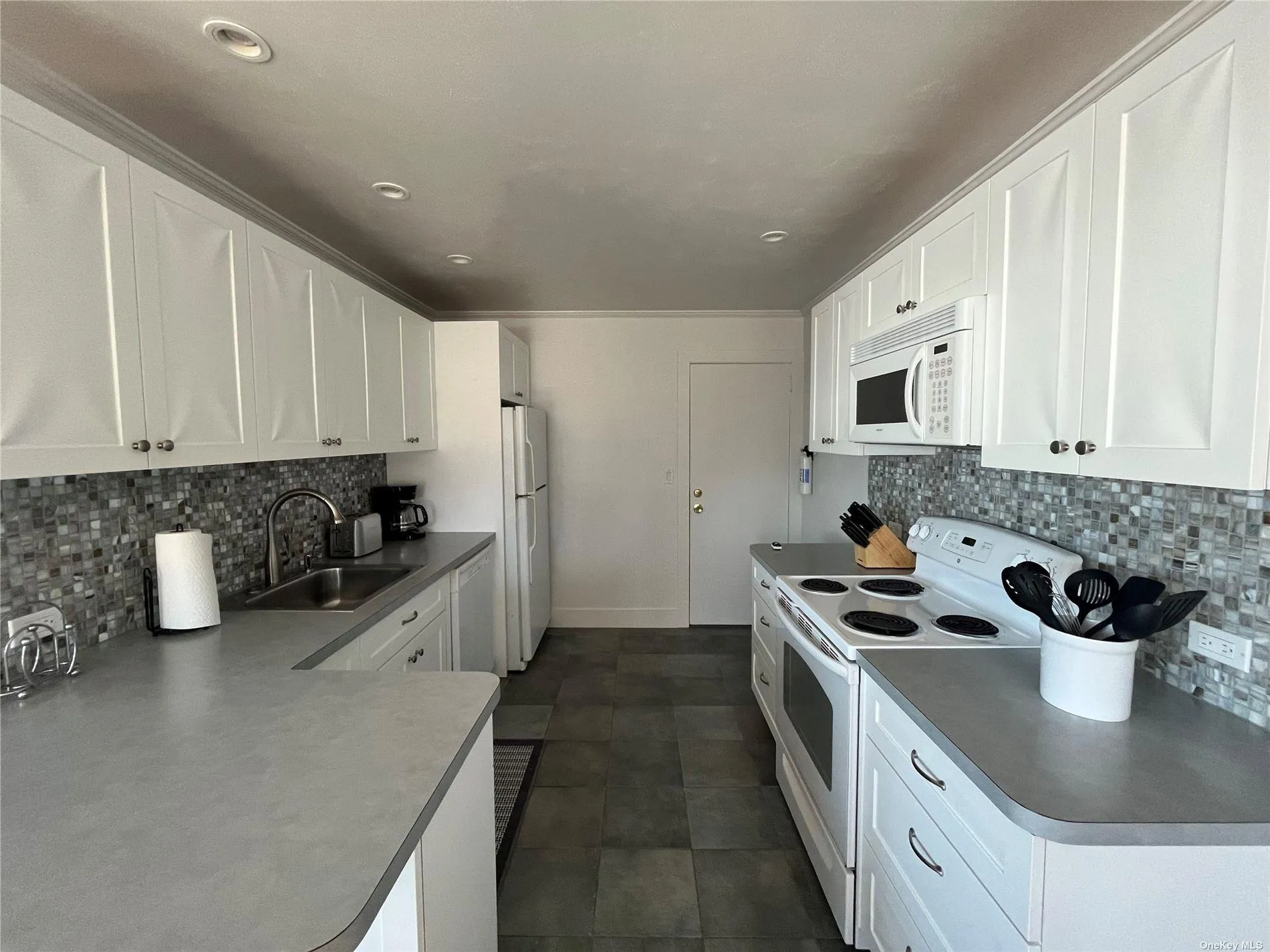 786 Evergreen Walk, Islip, NY, 2 Bedrooms Bedrooms, 4 Rooms Rooms,1 BathroomBathrooms,Residential Lease,For Rent,Evergreen,0,L3554535 786 Evergreen Walk, Islip, NY, 2 Bedrooms Bedrooms, 4 Rooms Rooms,1 BathroomBathrooms,Residential Lease,For Rent,Evergreen,0,L3554535