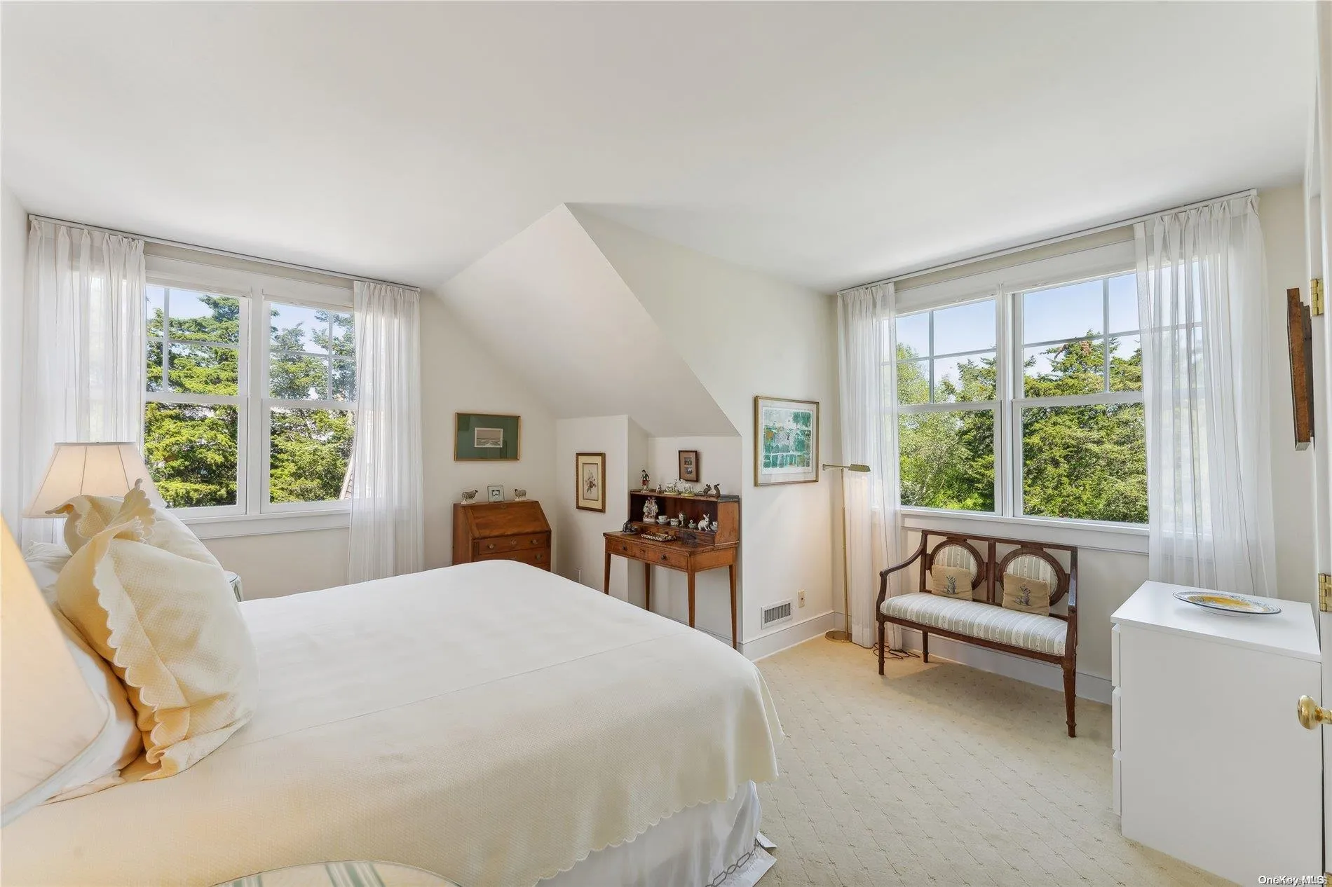 4 Niamogue Lane, Southampton, NY, 3 Bedrooms Bedrooms, 10 Rooms Rooms,3 BathroomsBathrooms,Residential Lease,Idx,Niamogue,0,L3558498 4 Niamogue Lane, Southampton, NY, 3 Bedrooms Bedrooms, 10 Rooms Rooms,3 BathroomsBathrooms,Residential Lease,Idx,Niamogue,0,L3558498