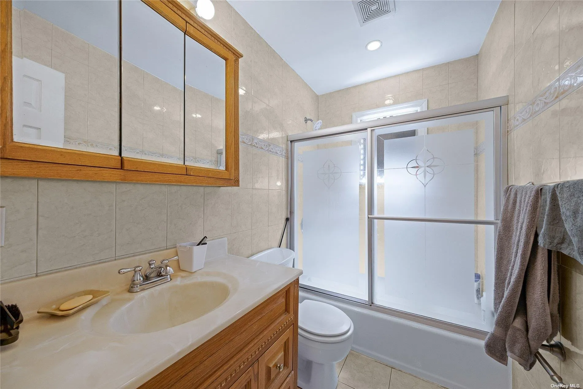 263 Park Drive, Oyster Bay, NY, 5 Bedrooms Bedrooms, 10 Rooms Rooms,3 BathroomsBathrooms,Residential,For Rent,Park,0,L3559928 263 Park Drive, Oyster Bay, NY, 5 Bedrooms Bedrooms, 10 Rooms Rooms,3 BathroomsBathrooms,Residential,For Rent,Park,0,L3559928