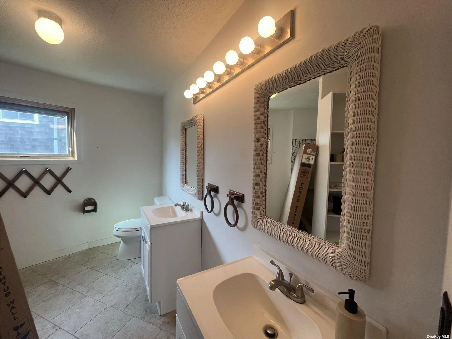 85 Bungalow Walk, Islip, NY, 4 Bedrooms Bedrooms, 6 Rooms Rooms,2 BathroomsBathrooms,Residential Lease,For Rent,Bungalow,0,L3563179 85 Bungalow Walk, Islip, NY, 4 Bedrooms Bedrooms, 6 Rooms Rooms,2 BathroomsBathrooms,Residential Lease,For Rent,Bungalow,0,L3563179