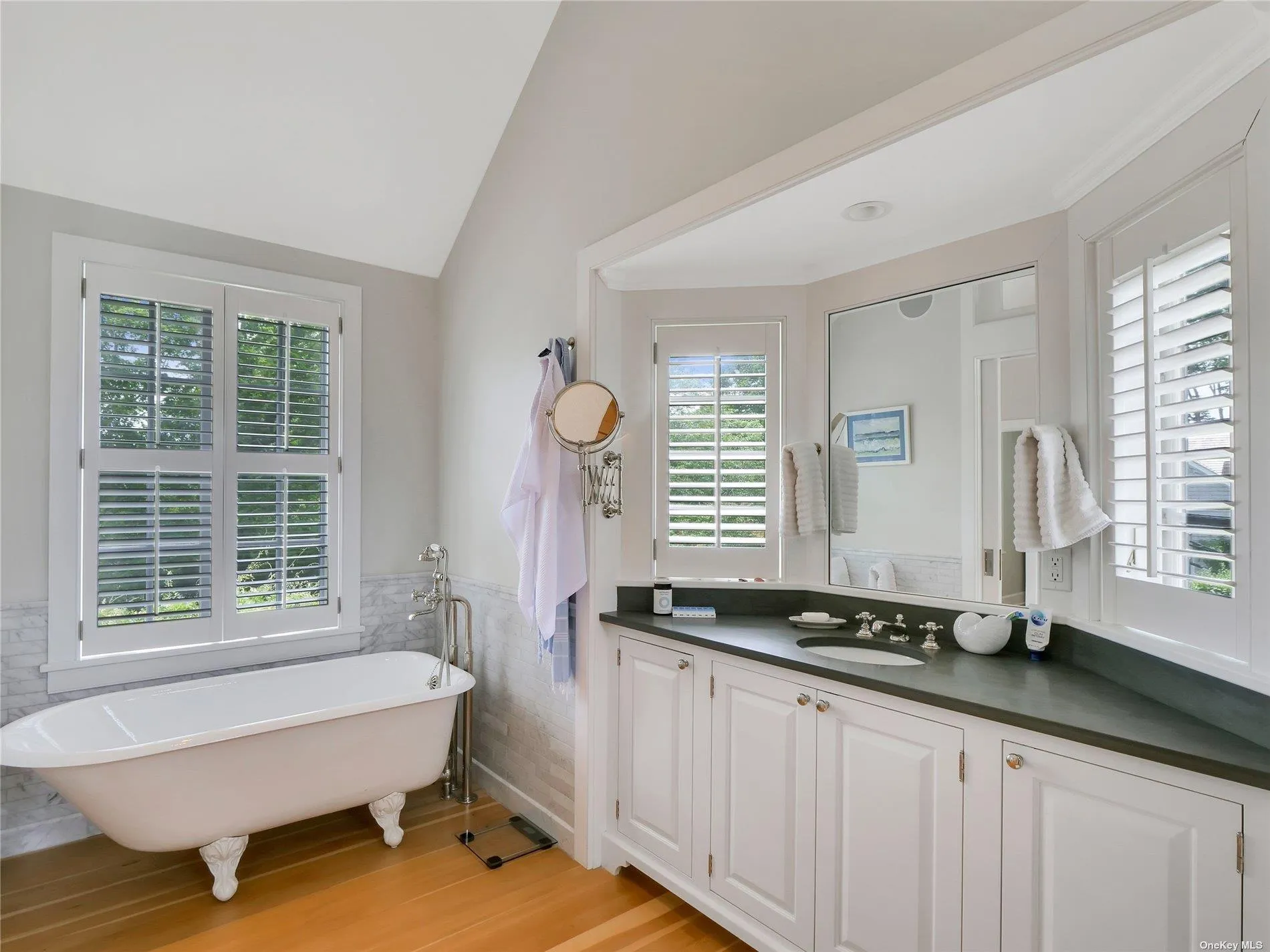 9 Ocean Avenue, Southampton, NY, 6 Bedrooms Bedrooms, 12 Rooms Rooms,3 BathroomsBathrooms,Residential Lease,For Rent,Ocean,0,L3563243 9 Ocean Avenue, Southampton, NY, 6 Bedrooms Bedrooms, 12 Rooms Rooms,3 BathroomsBathrooms,Residential Lease,For Rent,Ocean,0,L3563243