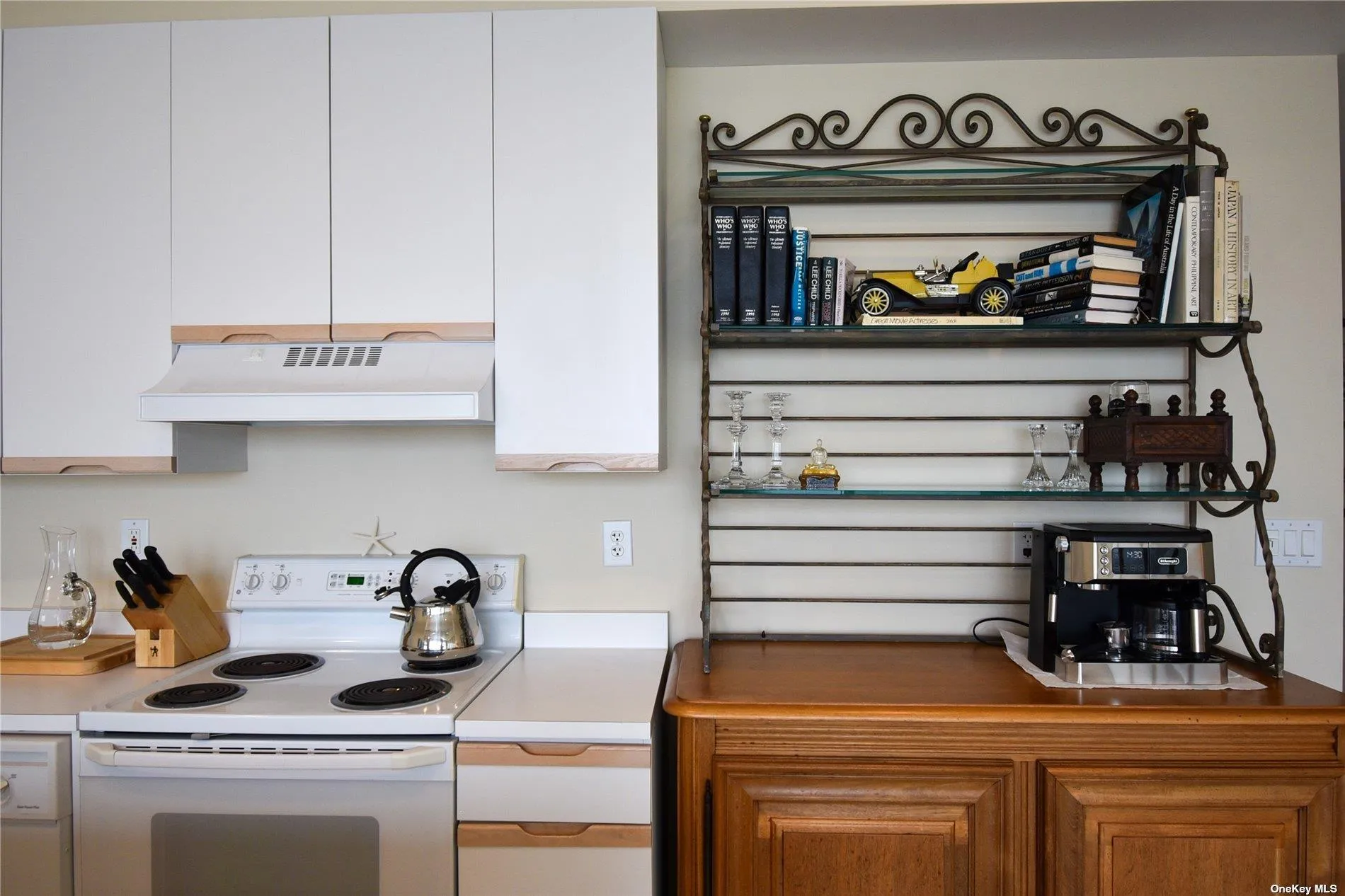 256 Dune, Southampton, NY, 2 Bedrooms Bedrooms, 3 Rooms Rooms,2 BathroomsBathrooms,Residential Lease,For Rent,Dune,0,L3563869 256 Dune, Southampton, NY, 2 Bedrooms Bedrooms, 3 Rooms Rooms,2 BathroomsBathrooms,Residential Lease,For Rent,Dune,0,L3563869