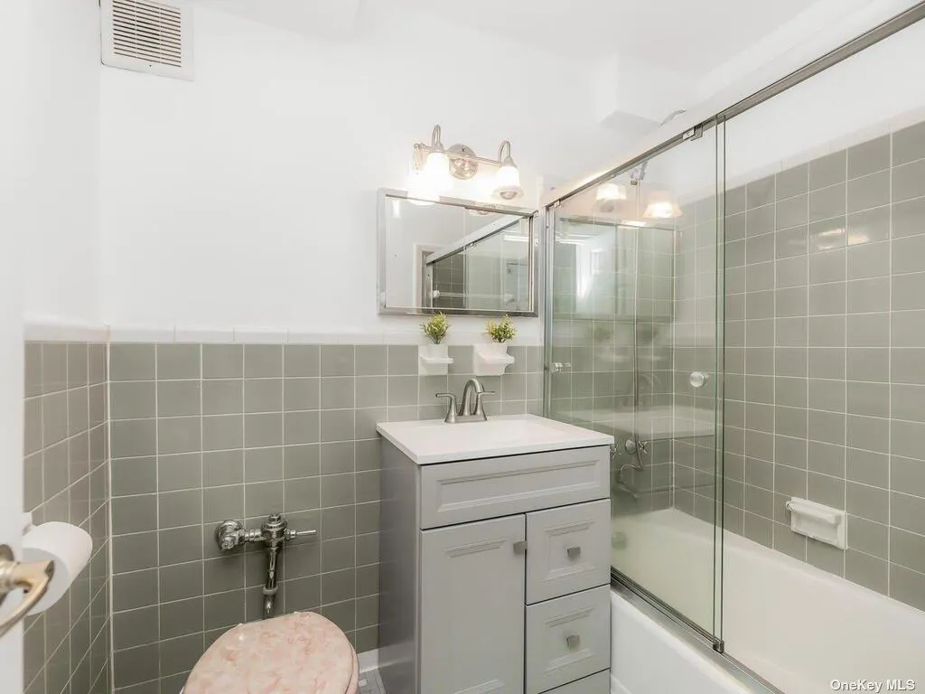 Bathroom Bathroom