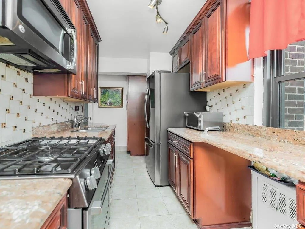 Galley Kitchen Galley Kitchen