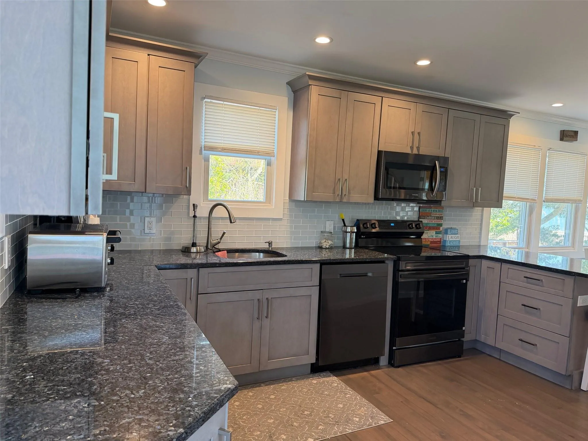 7 Crescent Walk, Islip, NY, 5 Bedroom Bedrooms, 9 Room Rooms,3 BathroomBathrooms,Residential Lease,For Rent,Crescent,0,LP1345954 7 Crescent Walk, Islip, NY, 5 Bedroom Bedrooms, 9 Room Rooms,3 BathroomBathrooms,Residential Lease,For Rent,Crescent,0,LP1345954
