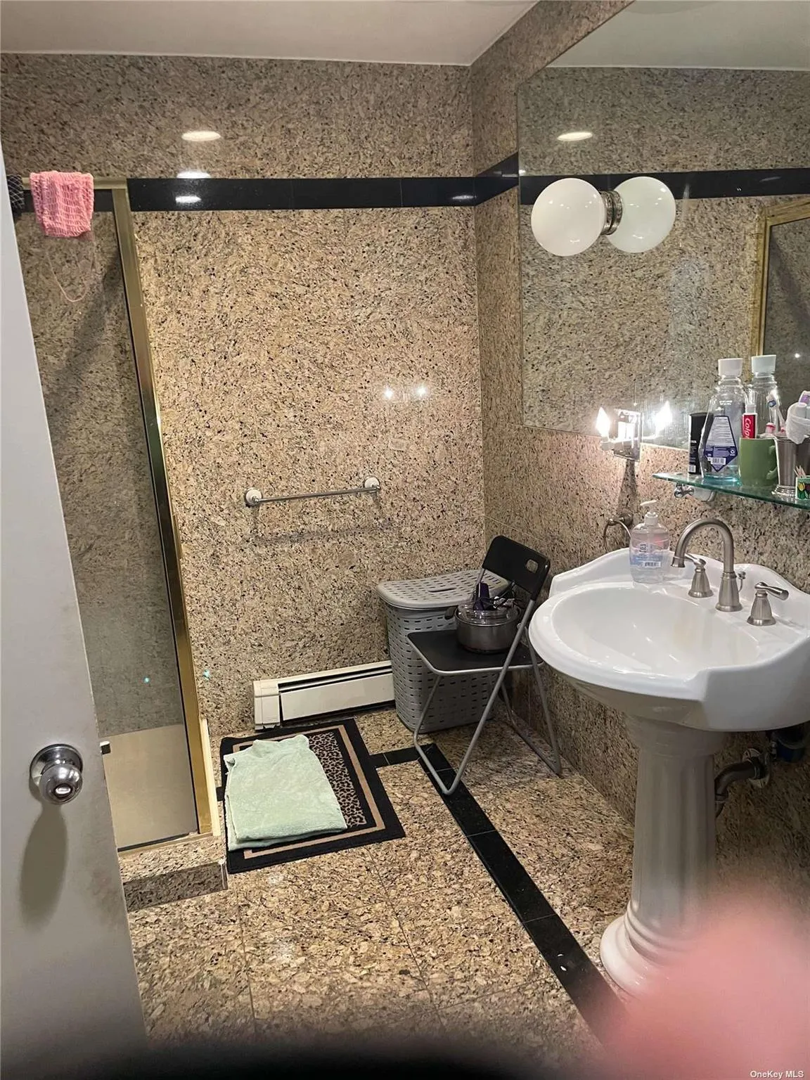 5 Devonshire Lane, North Hempstead, NY, 4 Bedrooms Bedrooms, 8 Rooms Rooms,3 BathroomsBathrooms,Residential,For Rent,Devonshire,0,L3576788 5 Devonshire Lane, North Hempstead, NY, 4 Bedrooms Bedrooms, 8 Rooms Rooms,3 BathroomsBathrooms,Residential,For Rent,Devonshire,0,L3576788