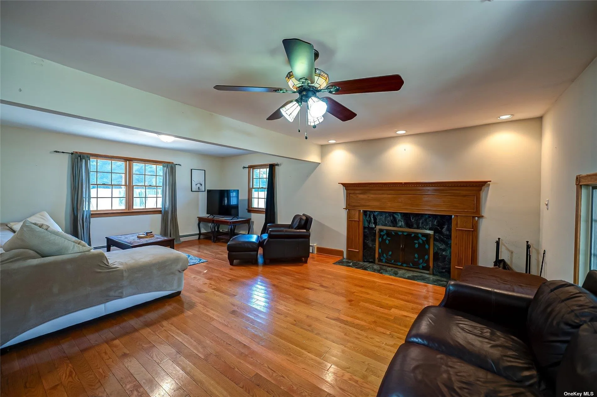 43 Hollins Lane, Islip, NY, 4 Bedrooms Bedrooms, 9 Rooms Rooms,3 BathroomsBathrooms,Residential,For Rent,Hollins,0,L3586031 43 Hollins Lane, Islip, NY, 4 Bedrooms Bedrooms, 9 Rooms Rooms,3 BathroomsBathrooms,Residential,For Rent,Hollins,0,L3586031