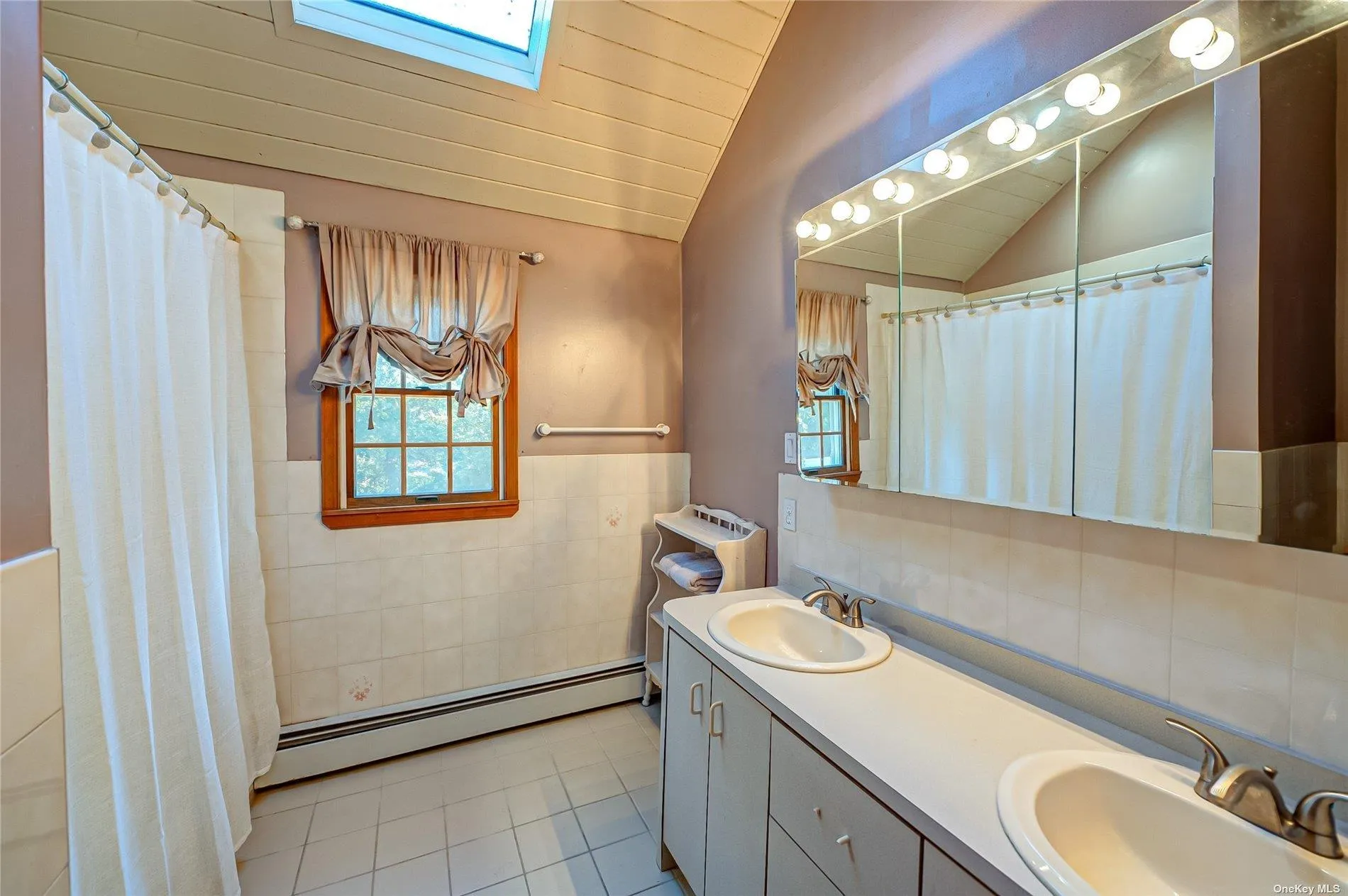 43 Hollins Lane, Islip, NY, 4 Bedrooms Bedrooms, 9 Rooms Rooms,3 BathroomsBathrooms,Residential,For Rent,Hollins,0,L3586031 43 Hollins Lane, Islip, NY, 4 Bedrooms Bedrooms, 9 Rooms Rooms,3 BathroomsBathrooms,Residential,For Rent,Hollins,0,L3586031