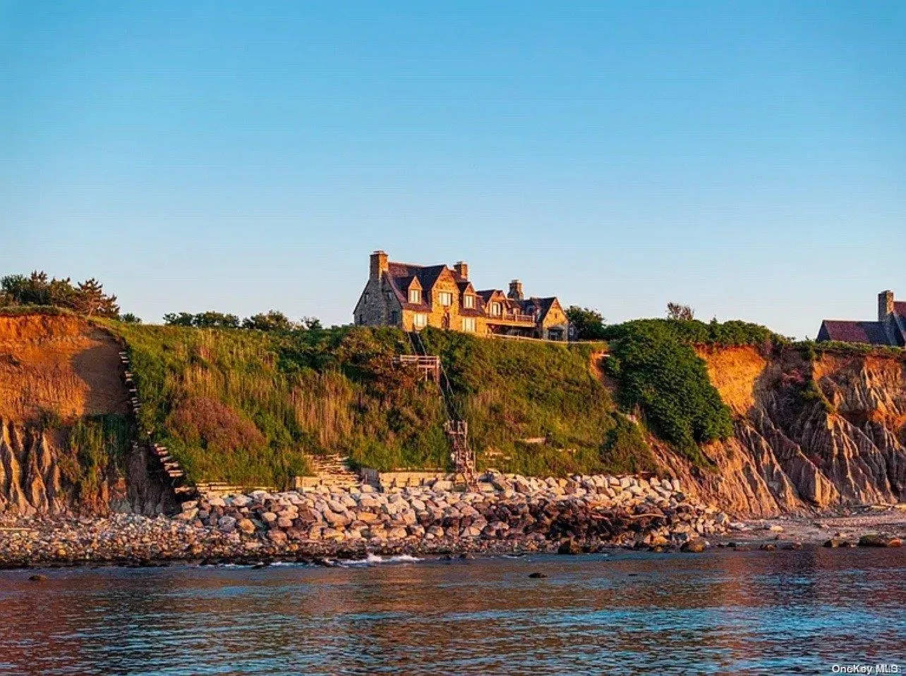 408 Old Montauk, East Hampton, New York 11954