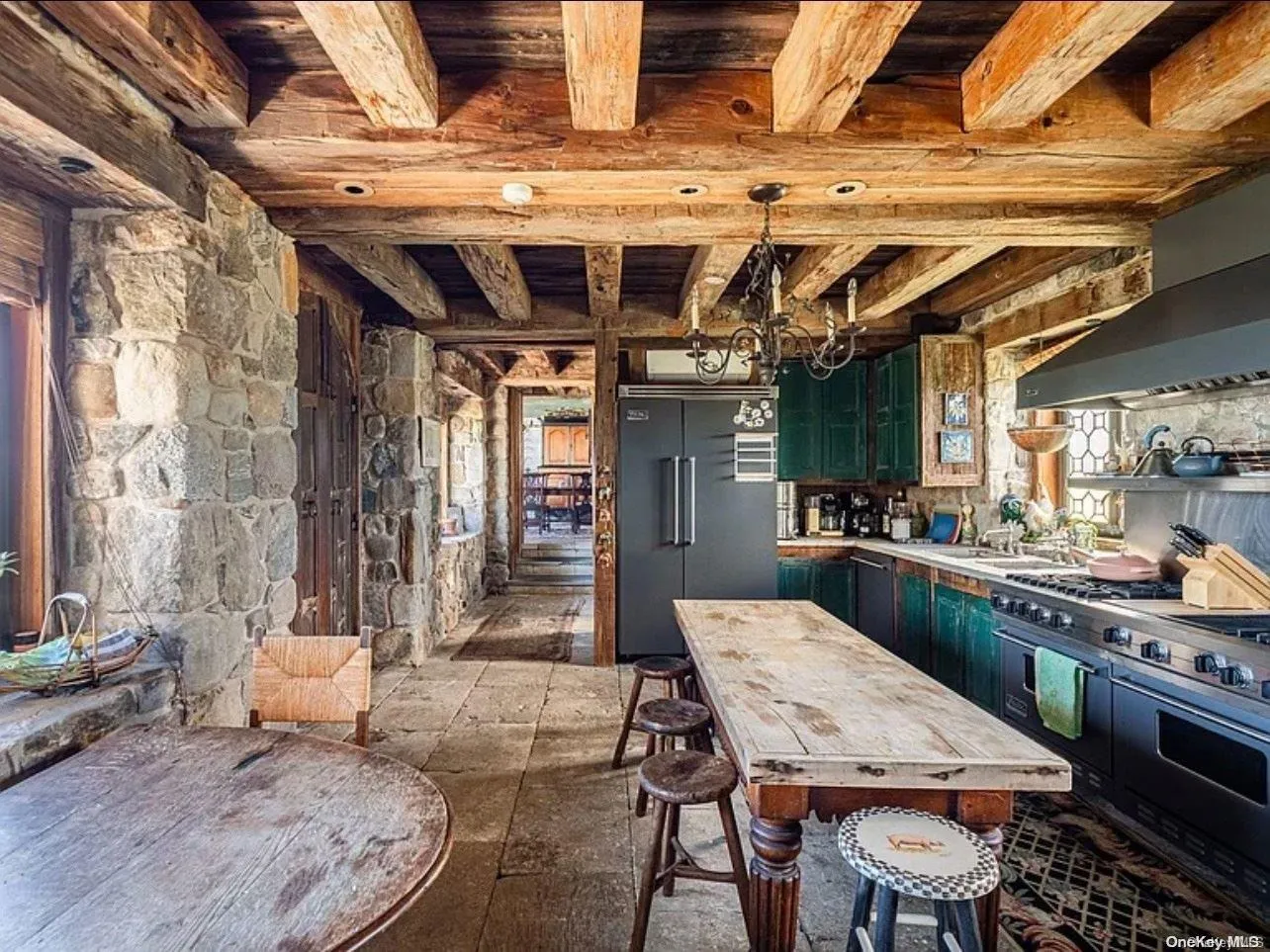 408 Old Montauk, East Hampton, New York 11954
