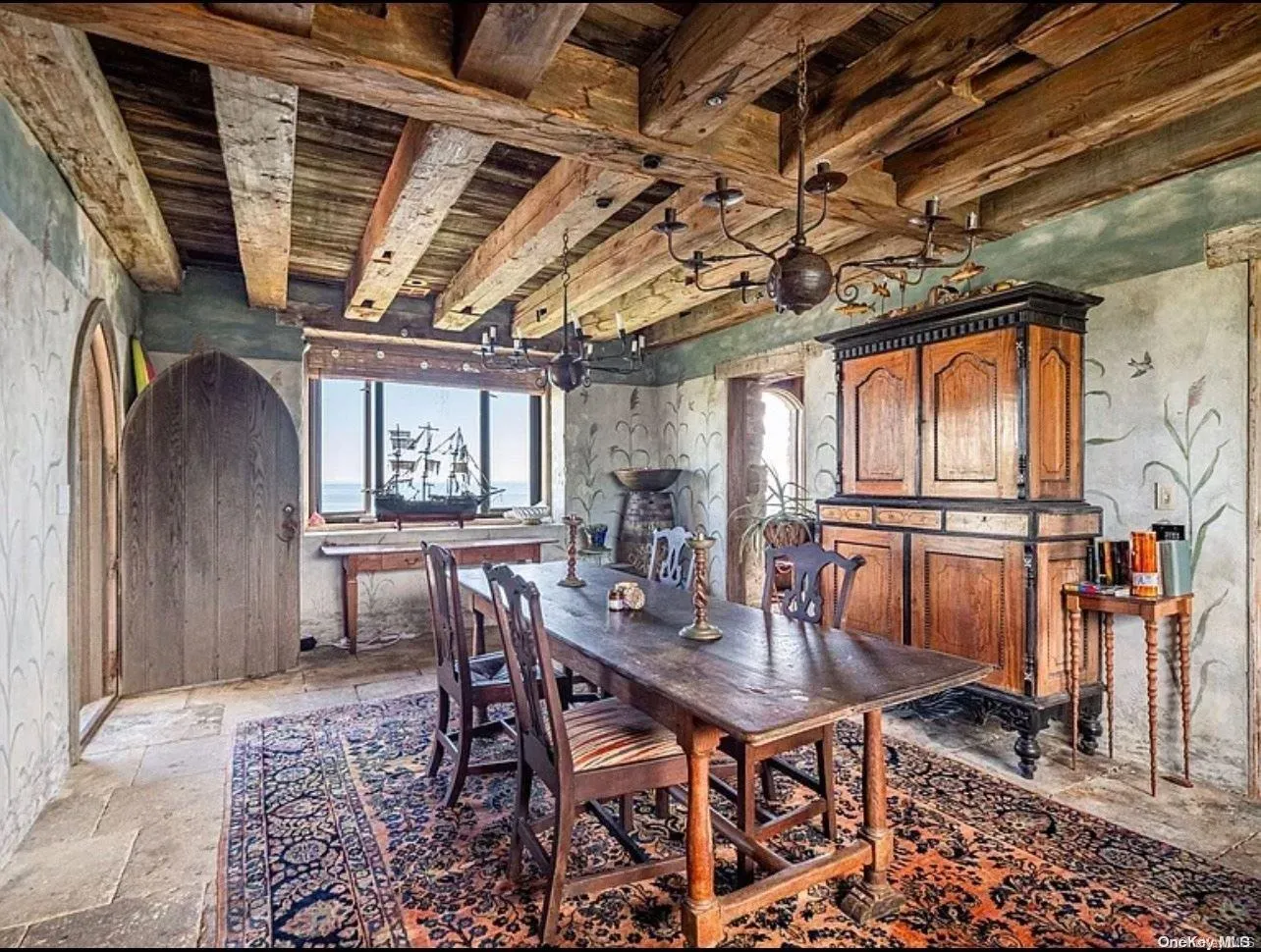 408 Old Montauk, East Hampton, New York 11954