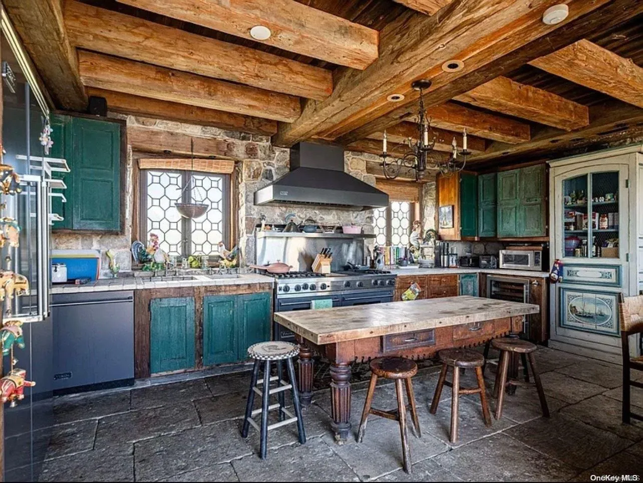 408 Old Montauk, East Hampton, New York 11954