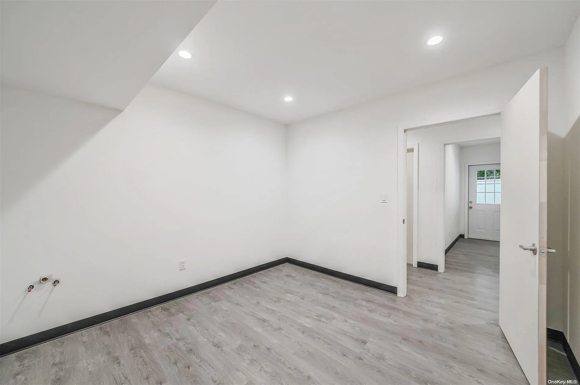 533 Montauk Highway, Brookhaven, NY, ,Commercial Lease,Idx,Montauk,0,L3586325 533 Montauk Highway, Brookhaven, NY, ,Commercial Lease,Idx,Montauk,0,L3586325