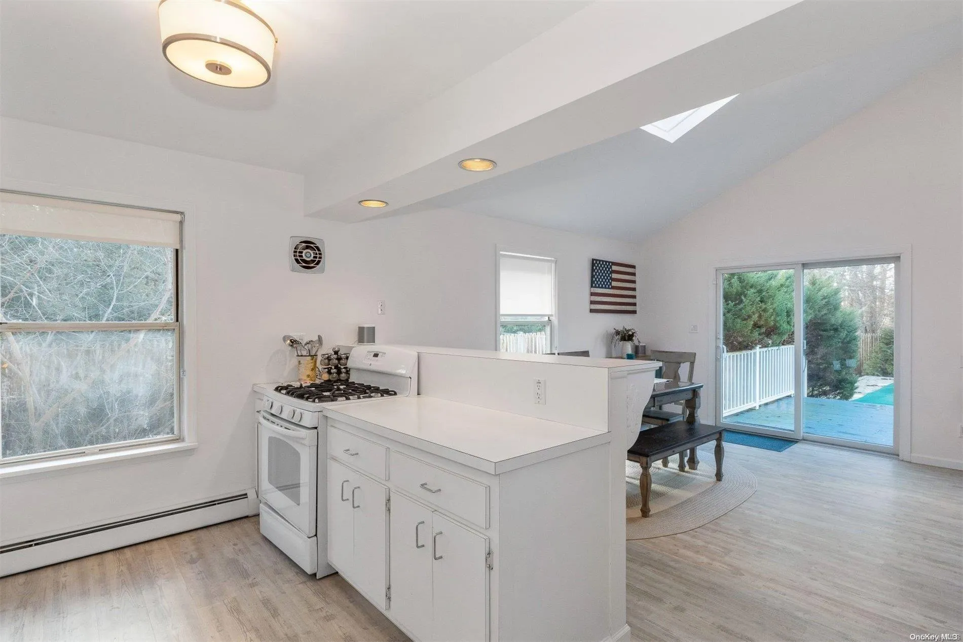 bright & sunny bright & sunny