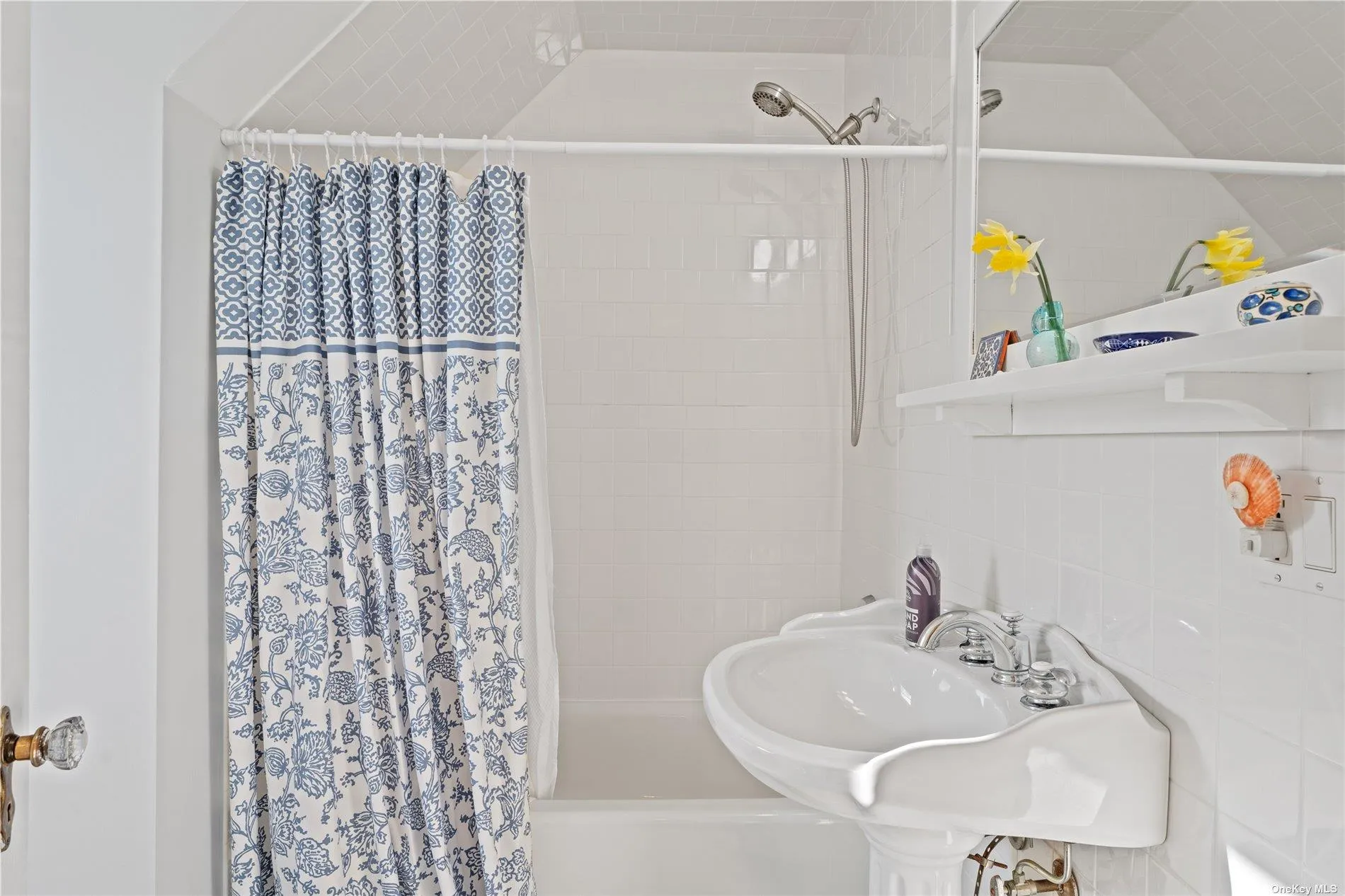 21 Summit Boulevard, Southampton, NY, 2 Bedrooms Bedrooms, 6 Rooms Rooms,2 BathroomsBathrooms,Residential Lease,Idx,Summit,0,L3588364 21 Summit Boulevard, Southampton, NY, 2 Bedrooms Bedrooms, 6 Rooms Rooms,2 BathroomsBathrooms,Residential Lease,Idx,Summit,0,L3588364