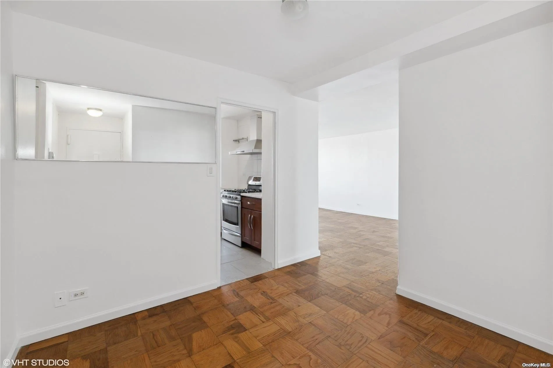 61-20 Grand Central Parkway, New York, NY, 1 Bedroom Bedrooms, 3 Rooms Rooms,1 BathroomBathrooms,Residential,For Rent,Grand Central,0,L3588780 61-20 Grand Central Parkway, New York, NY, 1 Bedroom Bedrooms, 3 Rooms Rooms,1 BathroomBathrooms,Residential,For Rent,Grand Central,0,L3588780