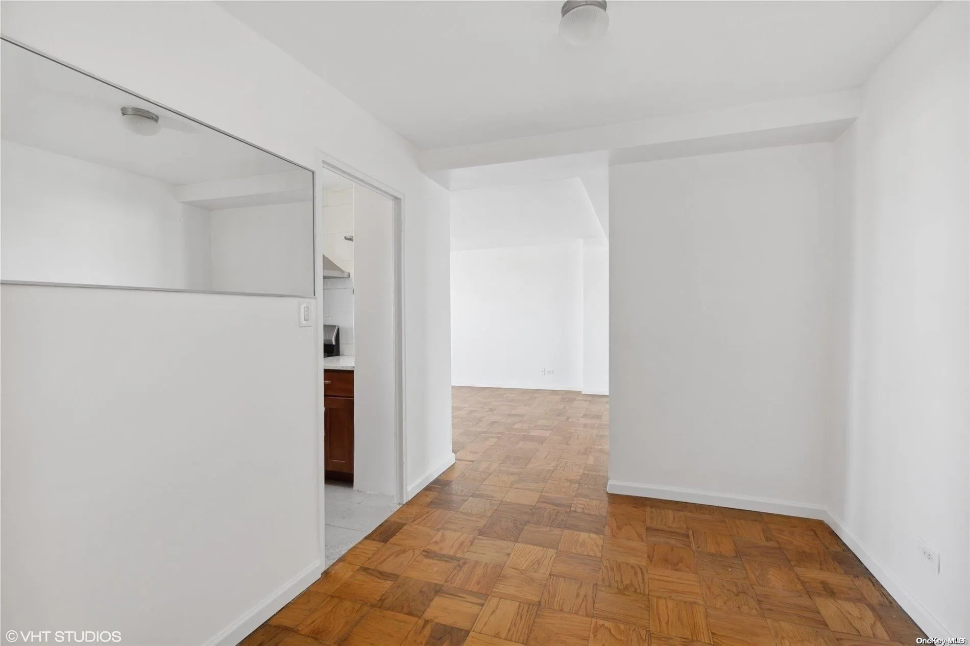 61-20 Grand Central Parkway, New York, NY, 1 Bedroom Bedrooms, 3 Rooms Rooms,1 BathroomBathrooms,Residential,For Rent,Grand Central,0,L3588780 61-20 Grand Central Parkway, New York, NY, 1 Bedroom Bedrooms, 3 Rooms Rooms,1 BathroomBathrooms,Residential,For Rent,Grand Central,0,L3588780