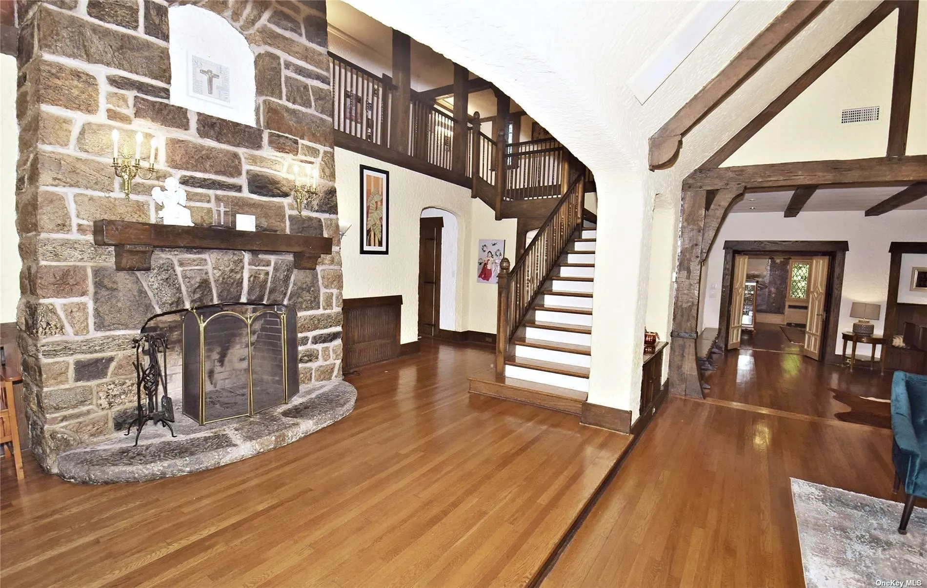 Entry foyer Entry foyer