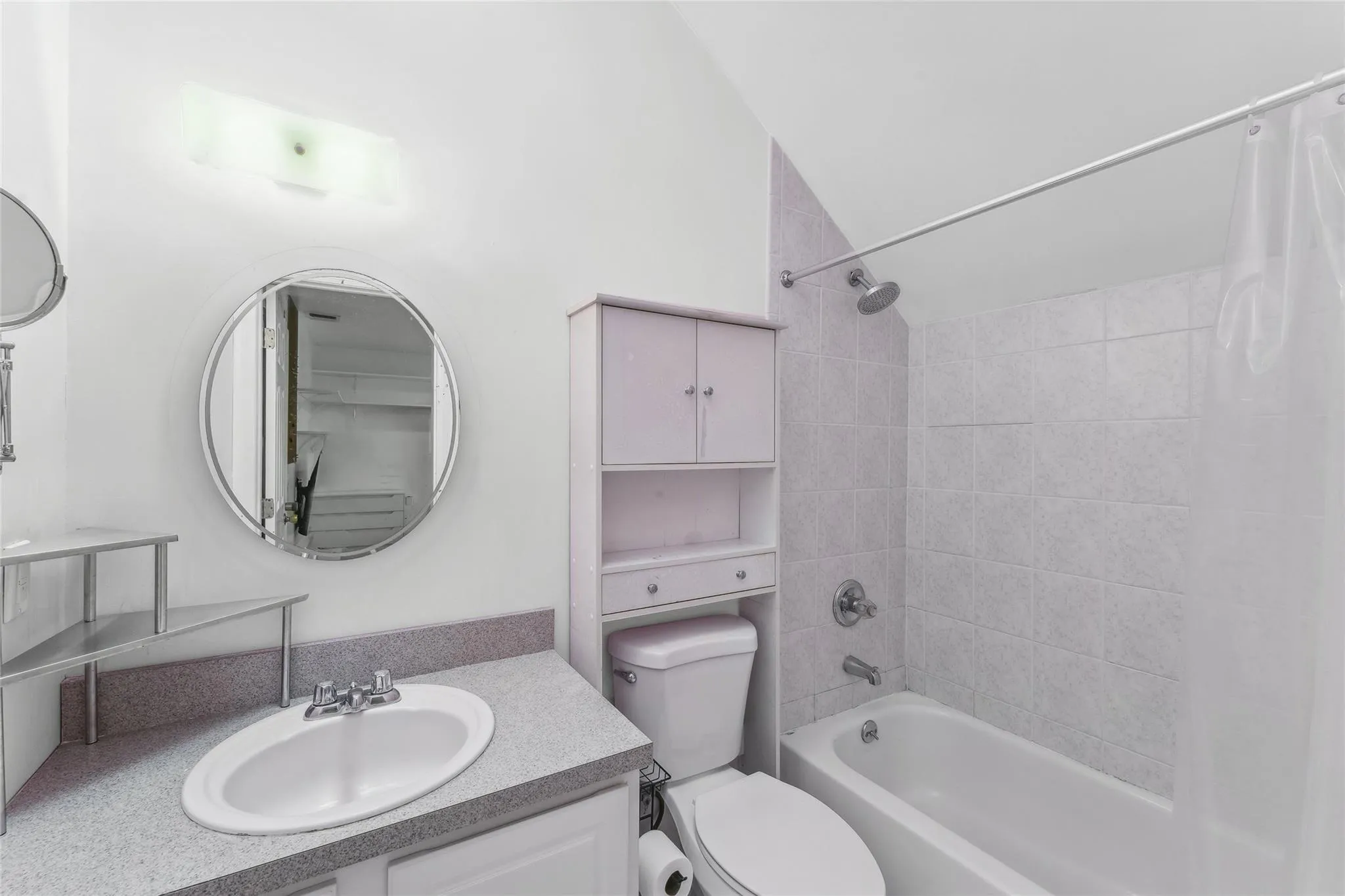 1 Candace Drive, Southampton, NY, 4 Bedrooms Bedrooms, 9 Rooms Rooms,4 BathroomsBathrooms,Residential Lease,For Rent,Candace,0,L3589206 1 Candace Drive, Southampton, NY, 4 Bedrooms Bedrooms, 9 Rooms Rooms,4 BathroomsBathrooms,Residential Lease,For Rent,Candace,0,L3589206