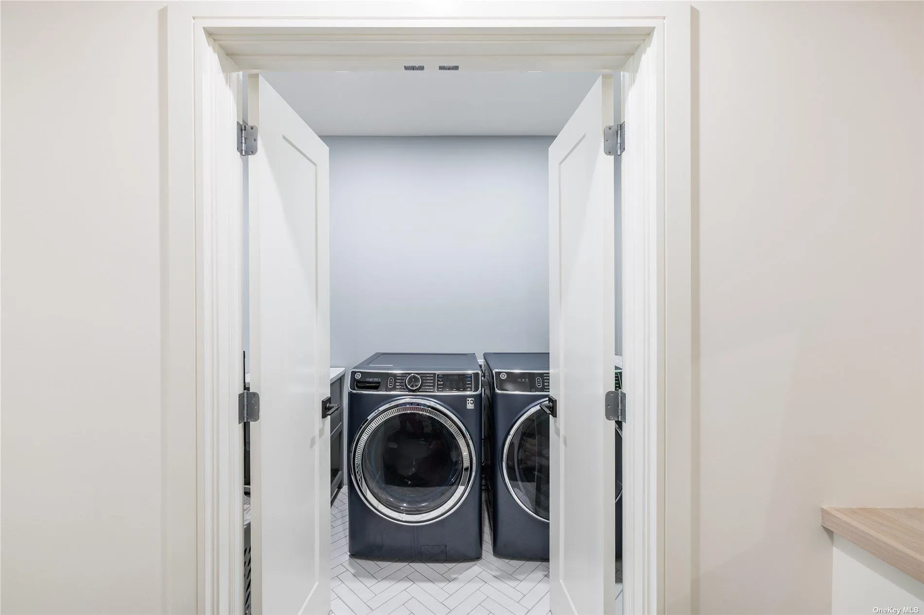 69 School Street, Southampton, NY, 5 Bedrooms Bedrooms, 9 Rooms Rooms,3 BathroomsBathrooms,Residential Lease,Idx,School,0,L3589567 69 School Street, Southampton, NY, 5 Bedrooms Bedrooms, 9 Rooms Rooms,3 BathroomsBathrooms,Residential Lease,Idx,School,0,L3589567