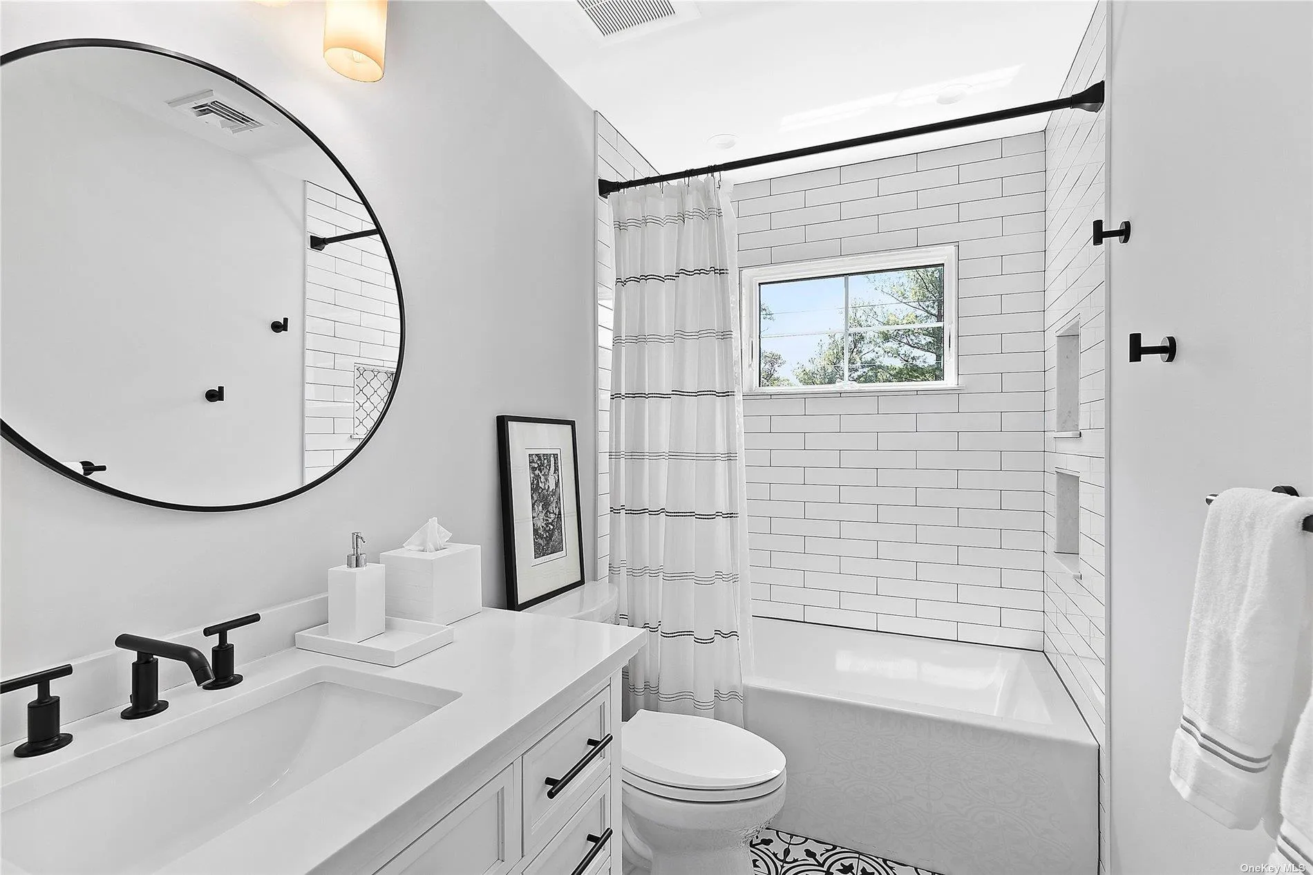 55 Squires Avenue, Southampton, NY, 4 Bedrooms Bedrooms, 10 Rooms Rooms,3 BathroomsBathrooms,Residential Lease,Idx,Squires,L3590089 55 Squires Avenue, Southampton, NY, 4 Bedrooms Bedrooms, 10 Rooms Rooms,3 BathroomsBathrooms,Residential Lease,Idx,Squires,L3590089