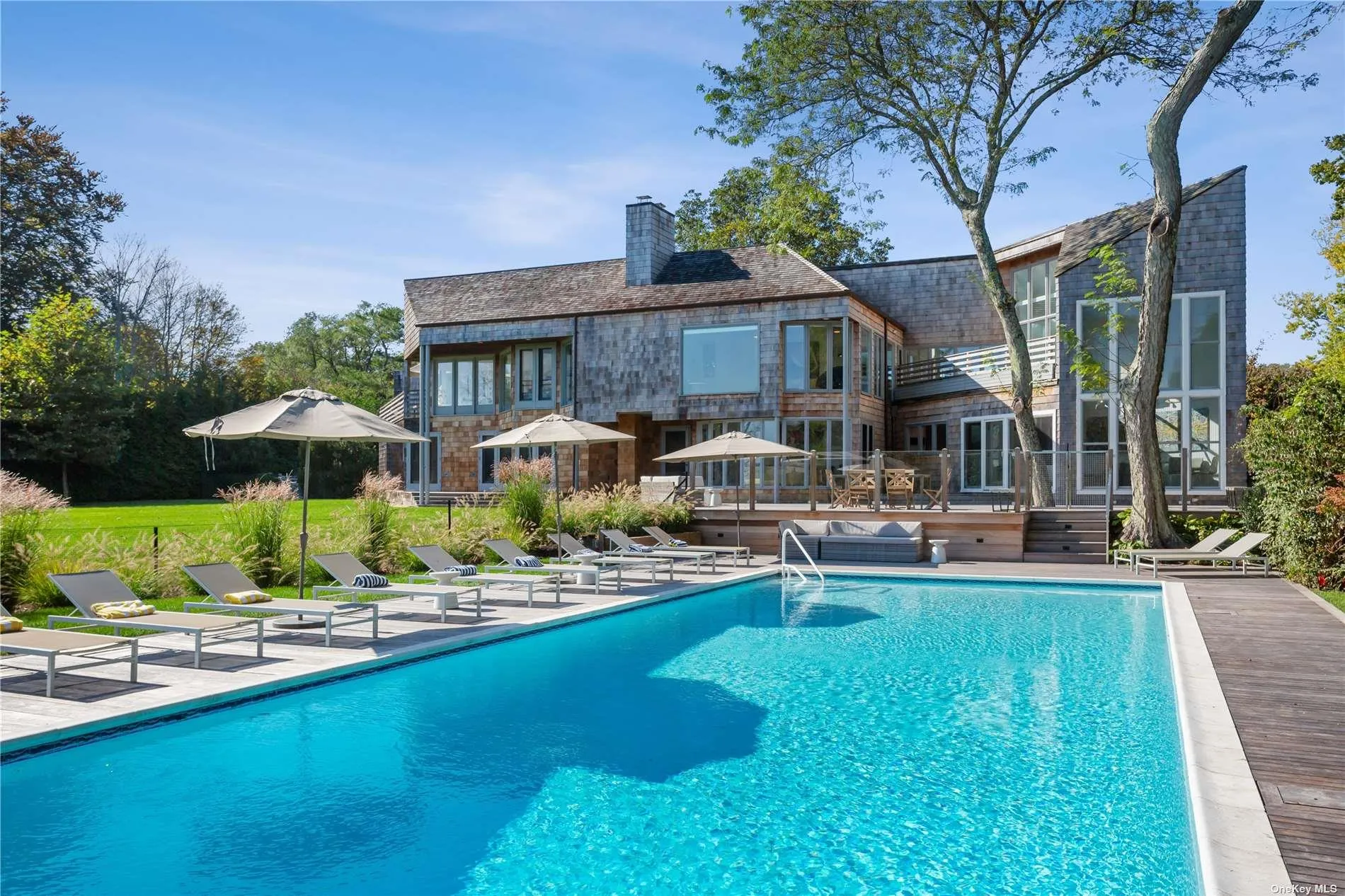Beautiful, sunny gunite pool Beautiful, sunny gunite pool