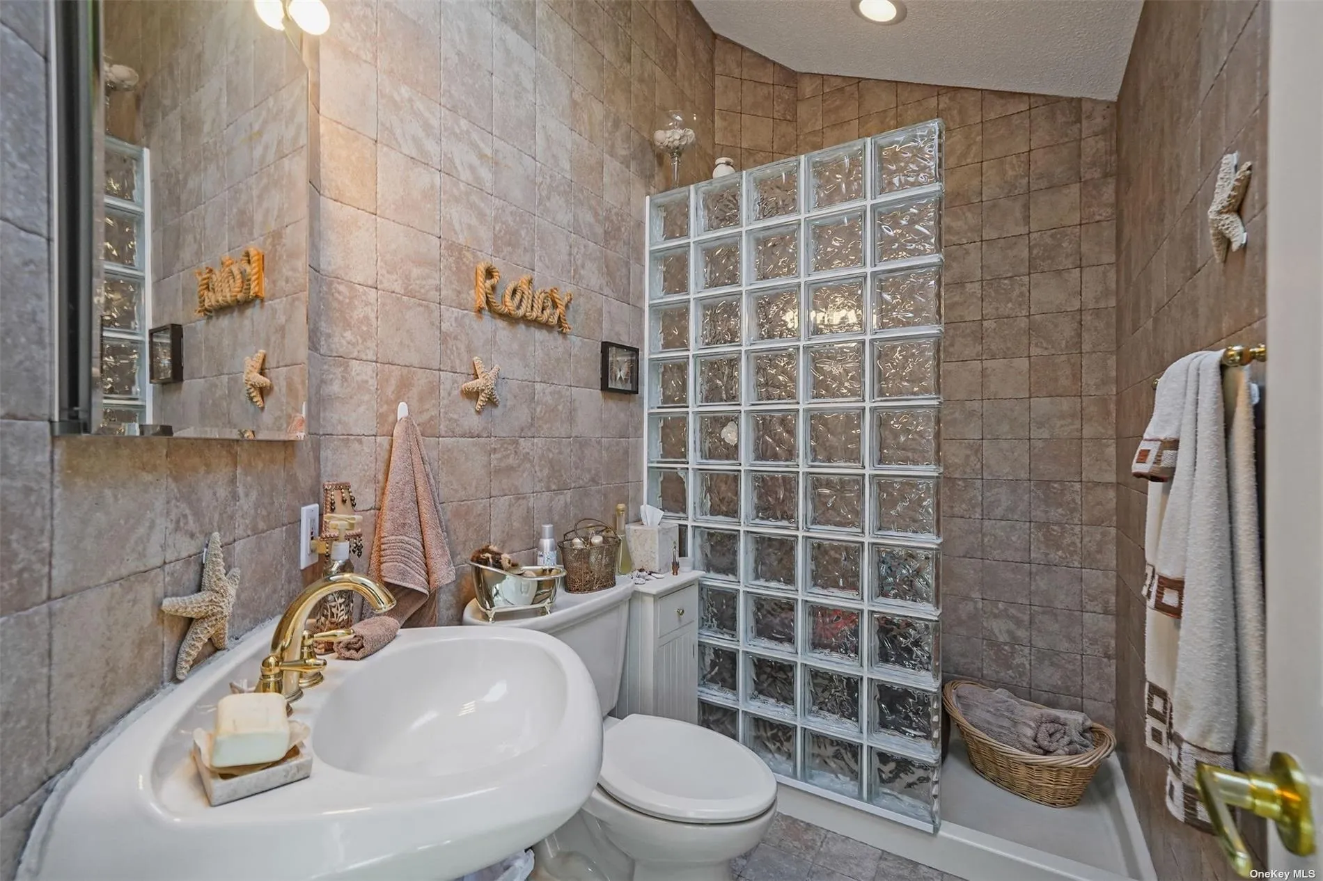 10 Marchant Drive, Smithtown, NY, 3 Bedrooms Bedrooms, 10 Rooms Rooms,3 BathroomsBathrooms,Residential,For Rent,Marchant,0,L3591496 10 Marchant Drive, Smithtown, NY, 3 Bedrooms Bedrooms, 10 Rooms Rooms,3 BathroomsBathrooms,Residential,For Rent,Marchant,0,L3591496