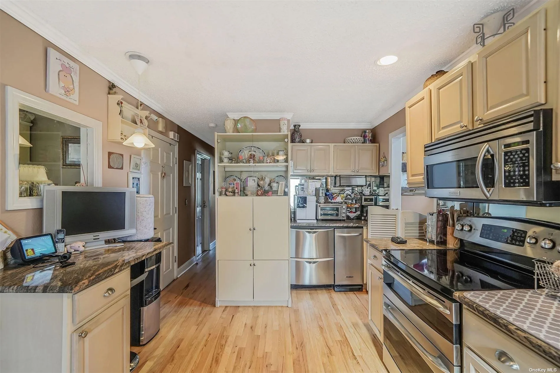 10 Marchant Drive, Smithtown, NY, 3 Bedrooms Bedrooms, 10 Rooms Rooms,3 BathroomsBathrooms,Residential,For Rent,Marchant,0,L3591496 10 Marchant Drive, Smithtown, NY, 3 Bedrooms Bedrooms, 10 Rooms Rooms,3 BathroomsBathrooms,Residential,For Rent,Marchant,0,L3591496