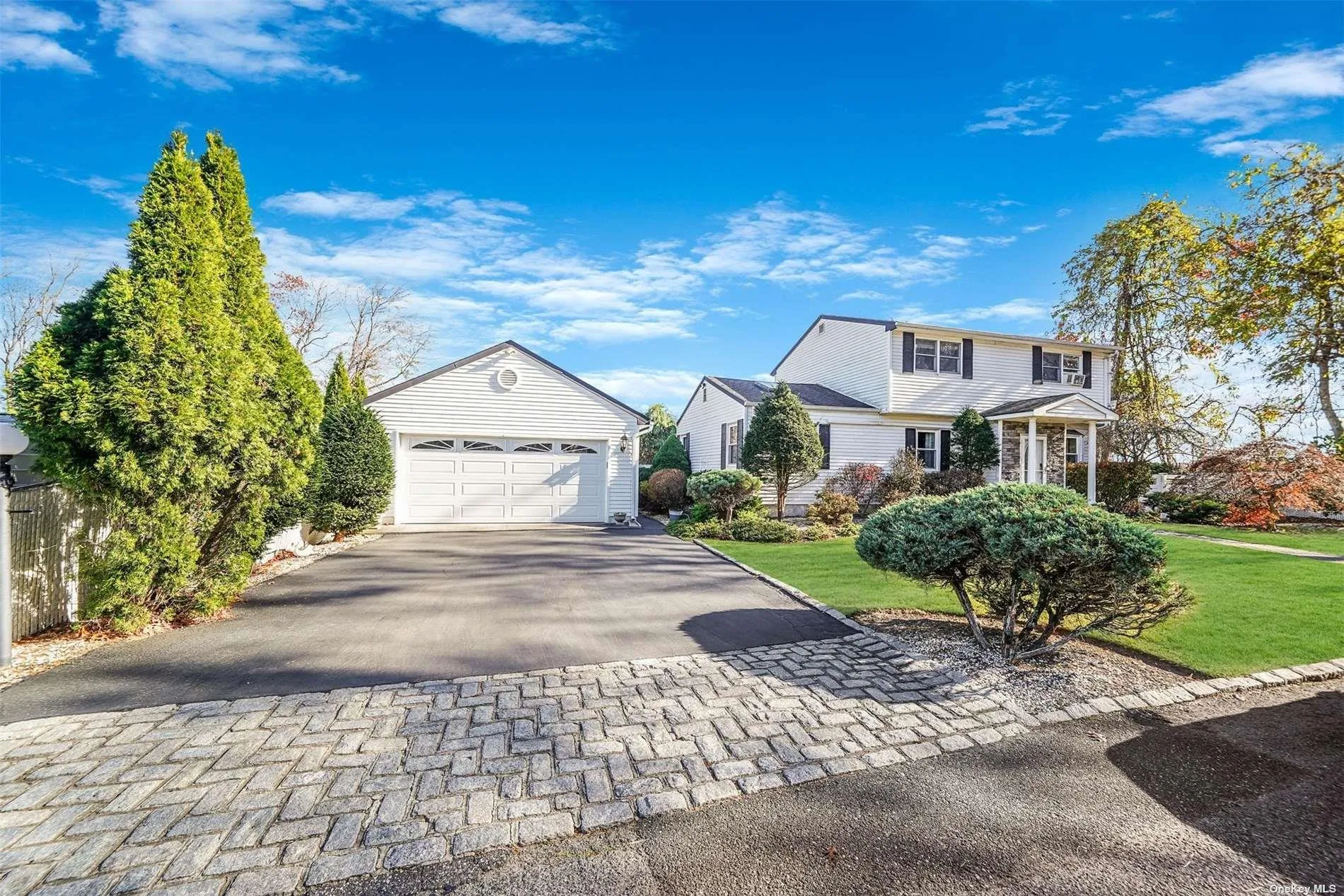 10 Marchant Drive, Smithtown, NY, 3 Bedrooms Bedrooms, 10 Rooms Rooms,3 BathroomsBathrooms,Residential,For Rent,Marchant,0,L3591496 10 Marchant Drive, Smithtown, NY, 3 Bedrooms Bedrooms, 10 Rooms Rooms,3 BathroomsBathrooms,Residential,For Rent,Marchant,0,L3591496