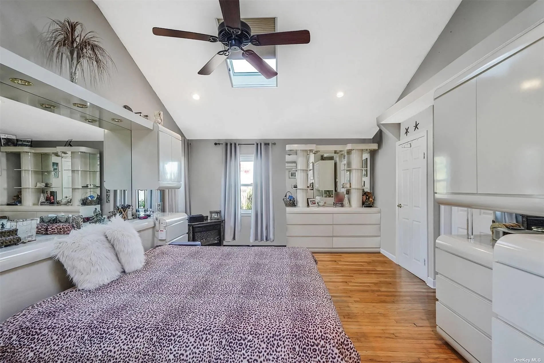 10 Marchant Drive, Smithtown, NY, 3 Bedrooms Bedrooms, 10 Rooms Rooms,3 BathroomsBathrooms,Residential,For Rent,Marchant,0,L3591496 10 Marchant Drive, Smithtown, NY, 3 Bedrooms Bedrooms, 10 Rooms Rooms,3 BathroomsBathrooms,Residential,For Rent,Marchant,0,L3591496